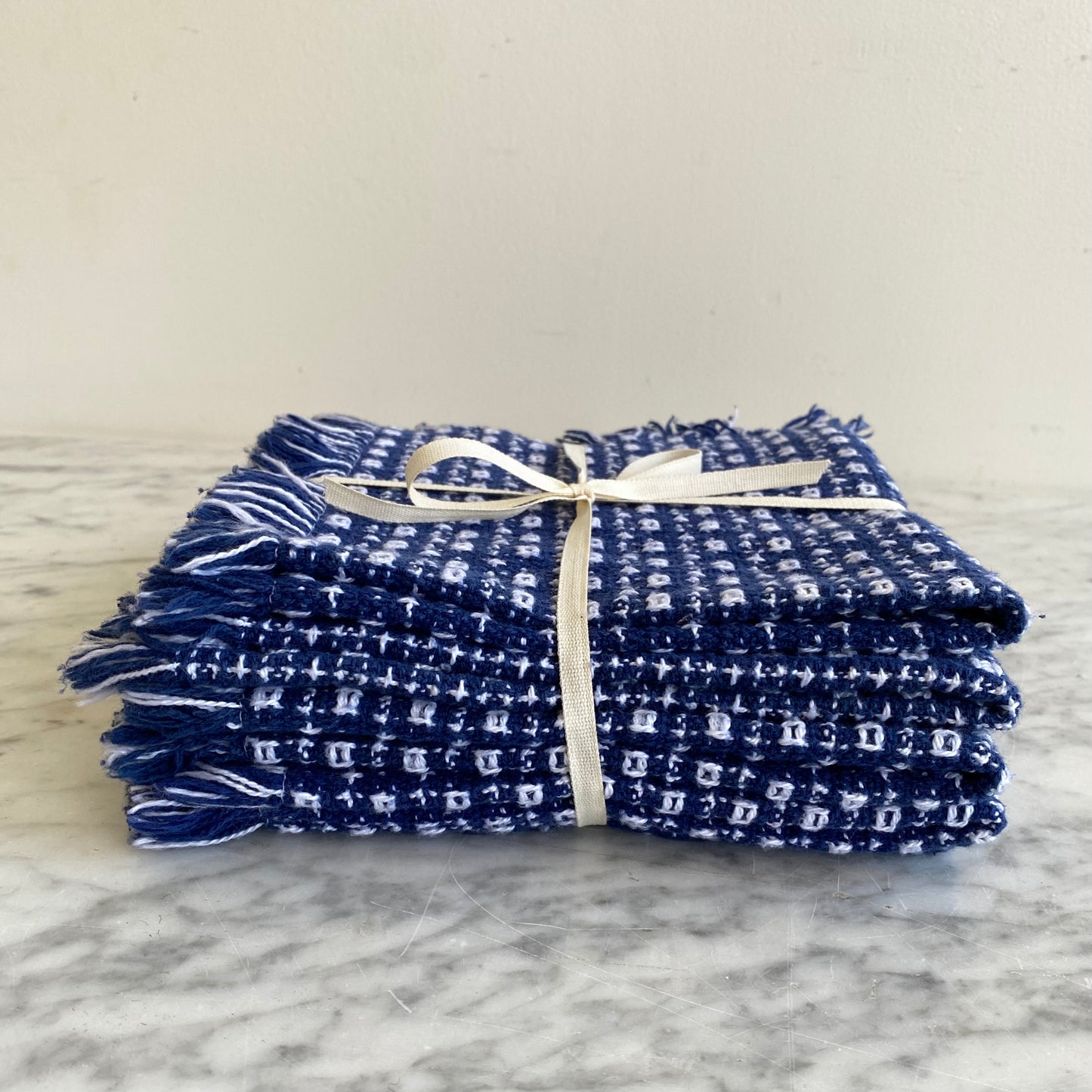 Set of 4 (+bonus!) Vintage Woven Blue + White Napkins / Placemats