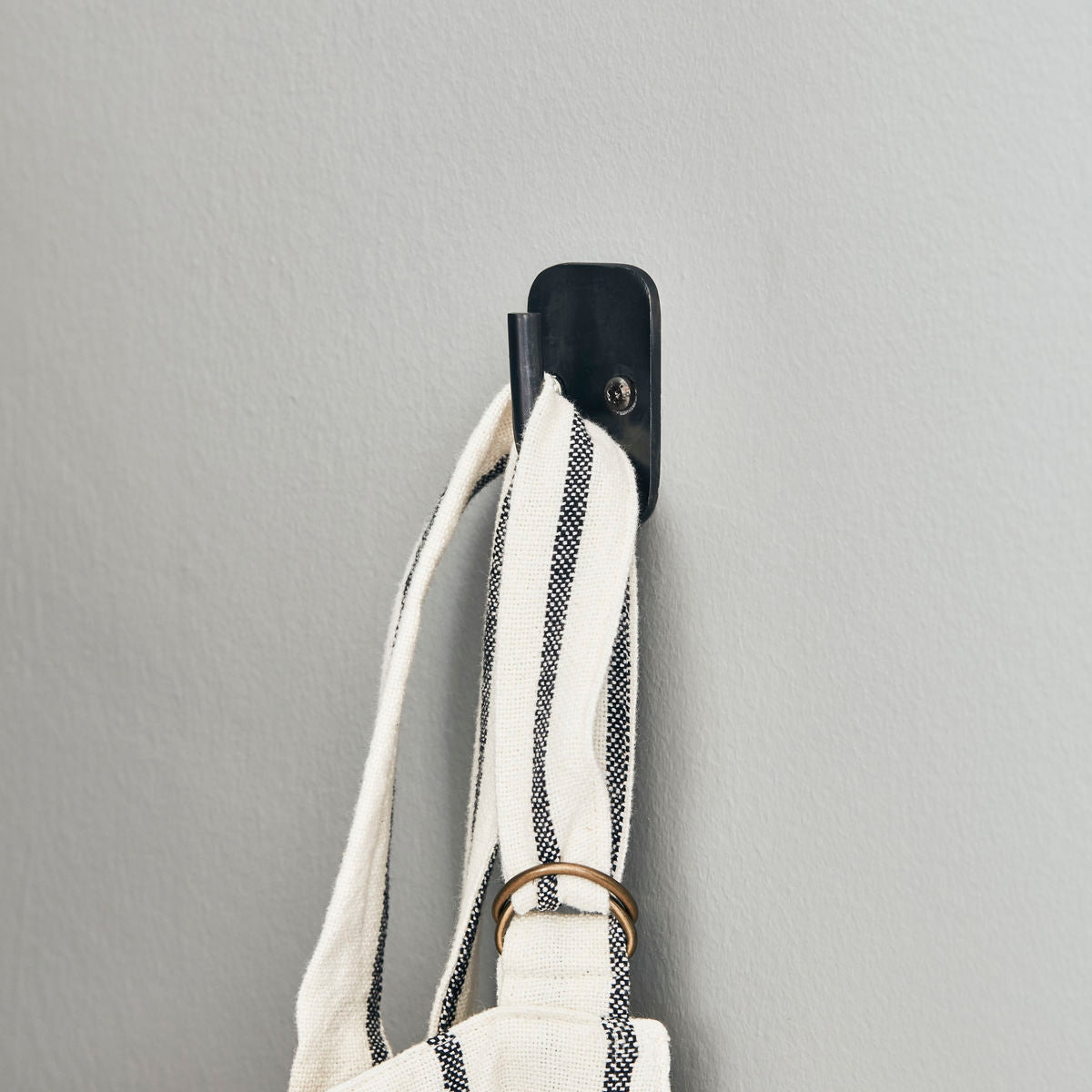 Single Hook, Black