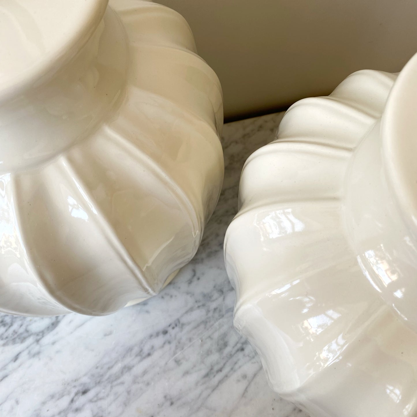 Vintage Scalloped Ceramic Lamp (single)