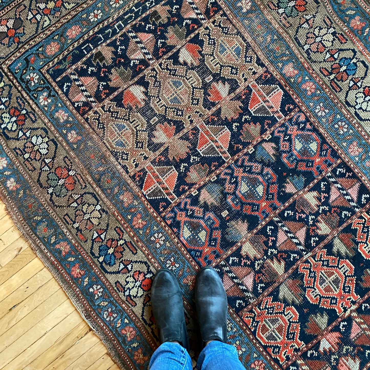 "AGNES" Antique Hand-knotted Wool Rug (8'3" x 4'2")