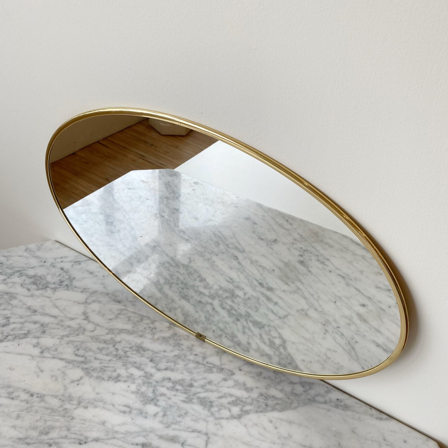 Vintage Slender Gold Framed Oval Mirror (22.5” x 15.75”)