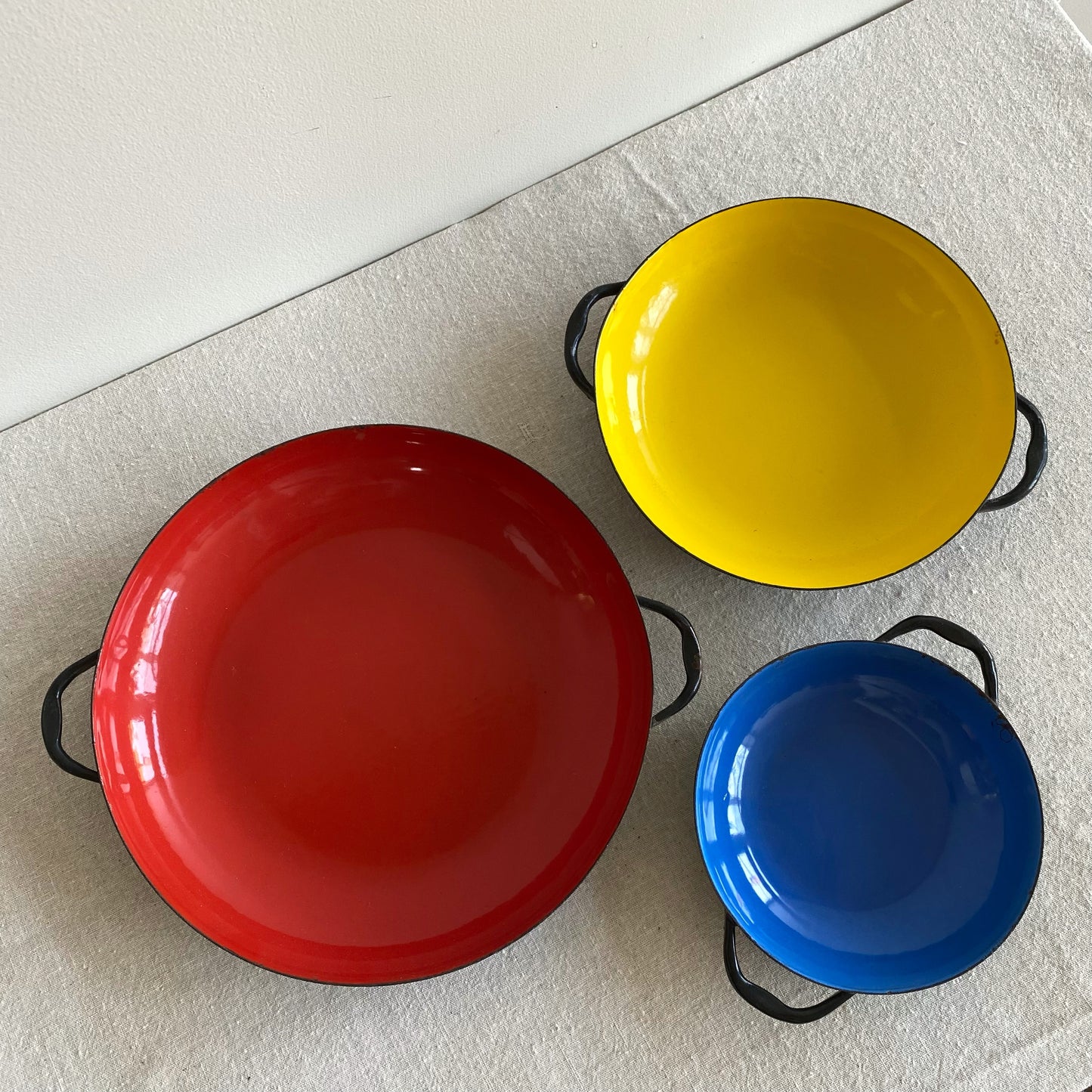 Set of 3 MCM Enamel Pans, Primary Colors
