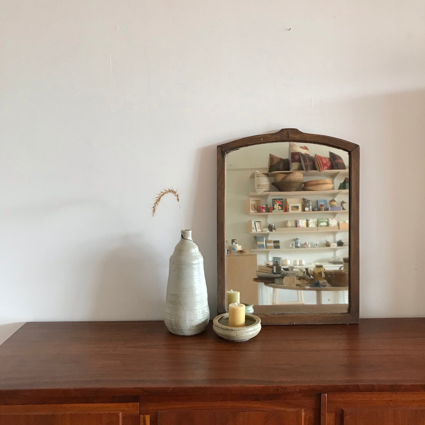 Antique Arched Wood Mirror (18 x 24)