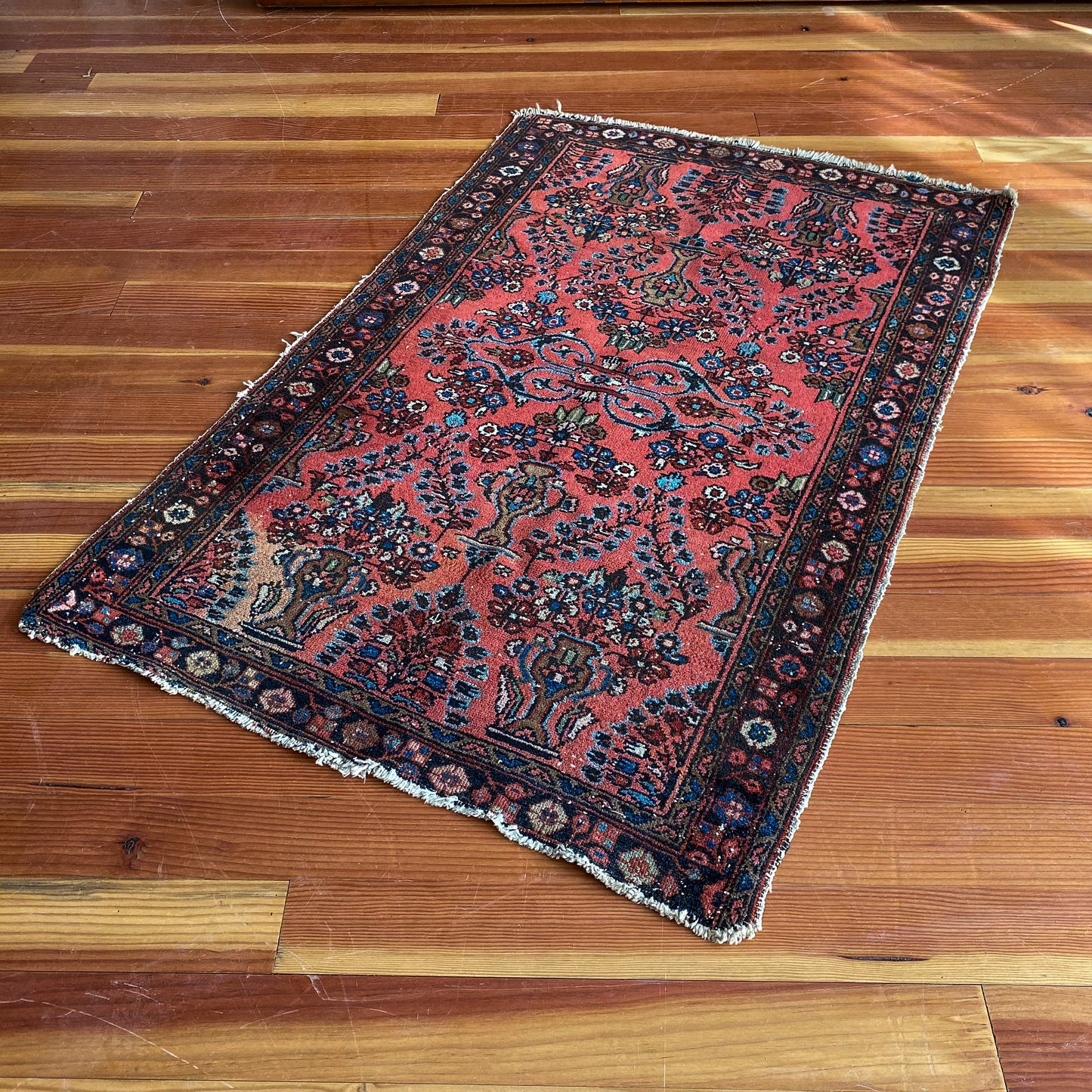 “LAURA” Vintage Hand-Knotted Rug (2.7 x 4)