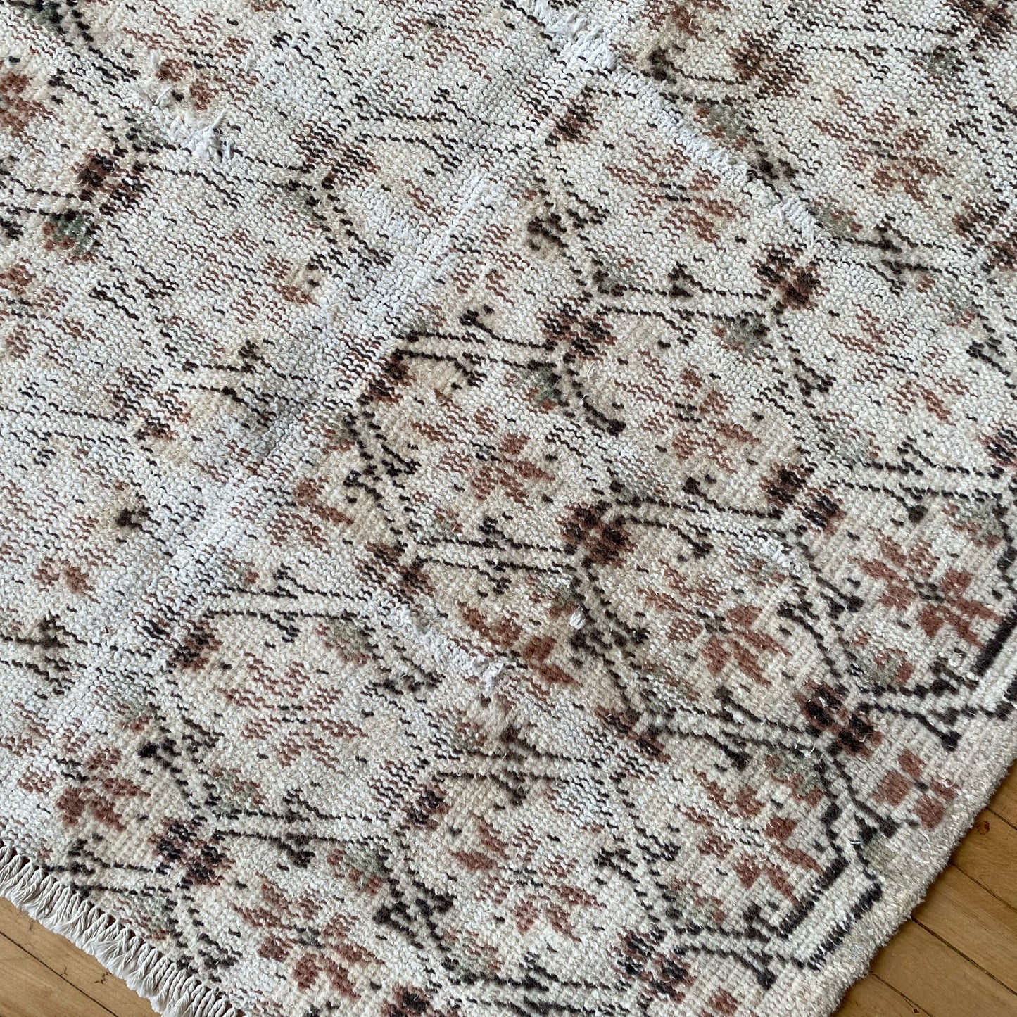 "LUCA" Vintage Hand-knotted Rug (2’10” x 4’10”)