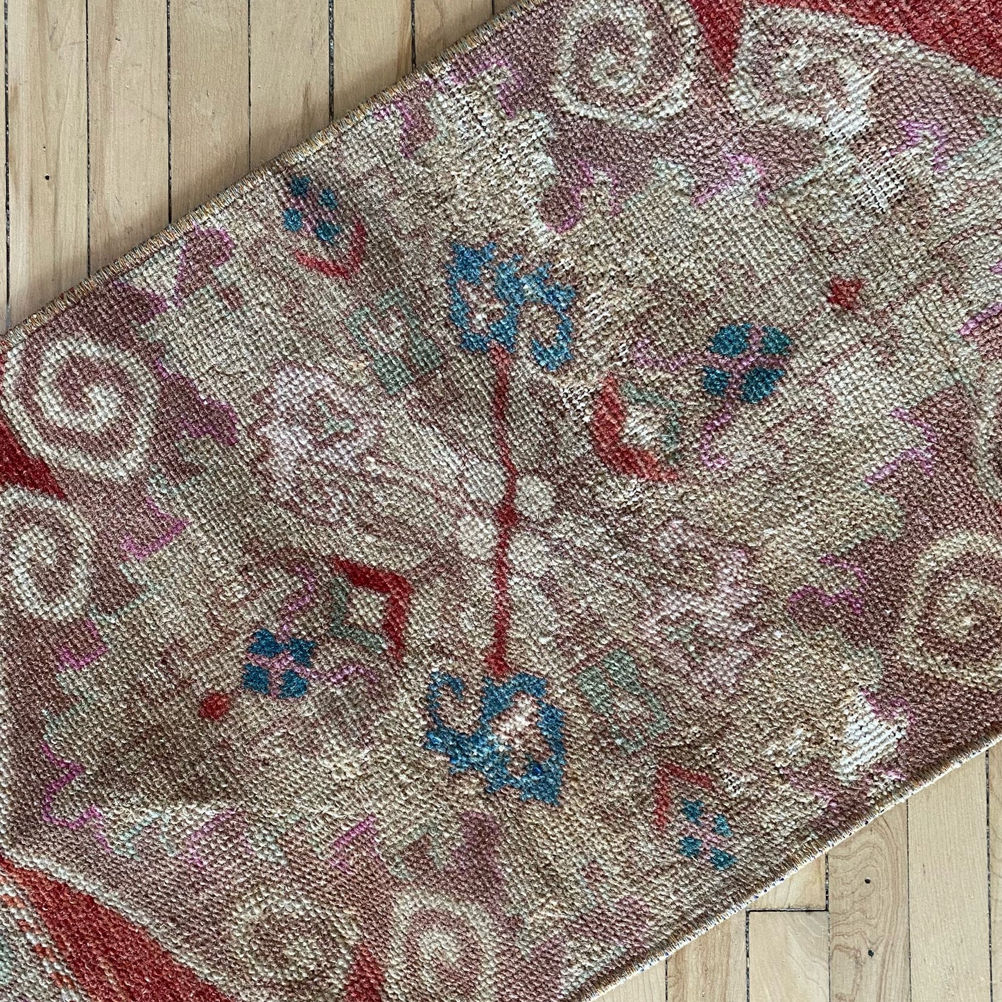 Vintage Hand-knotted Mini Rug (1’4” x 2’5”)