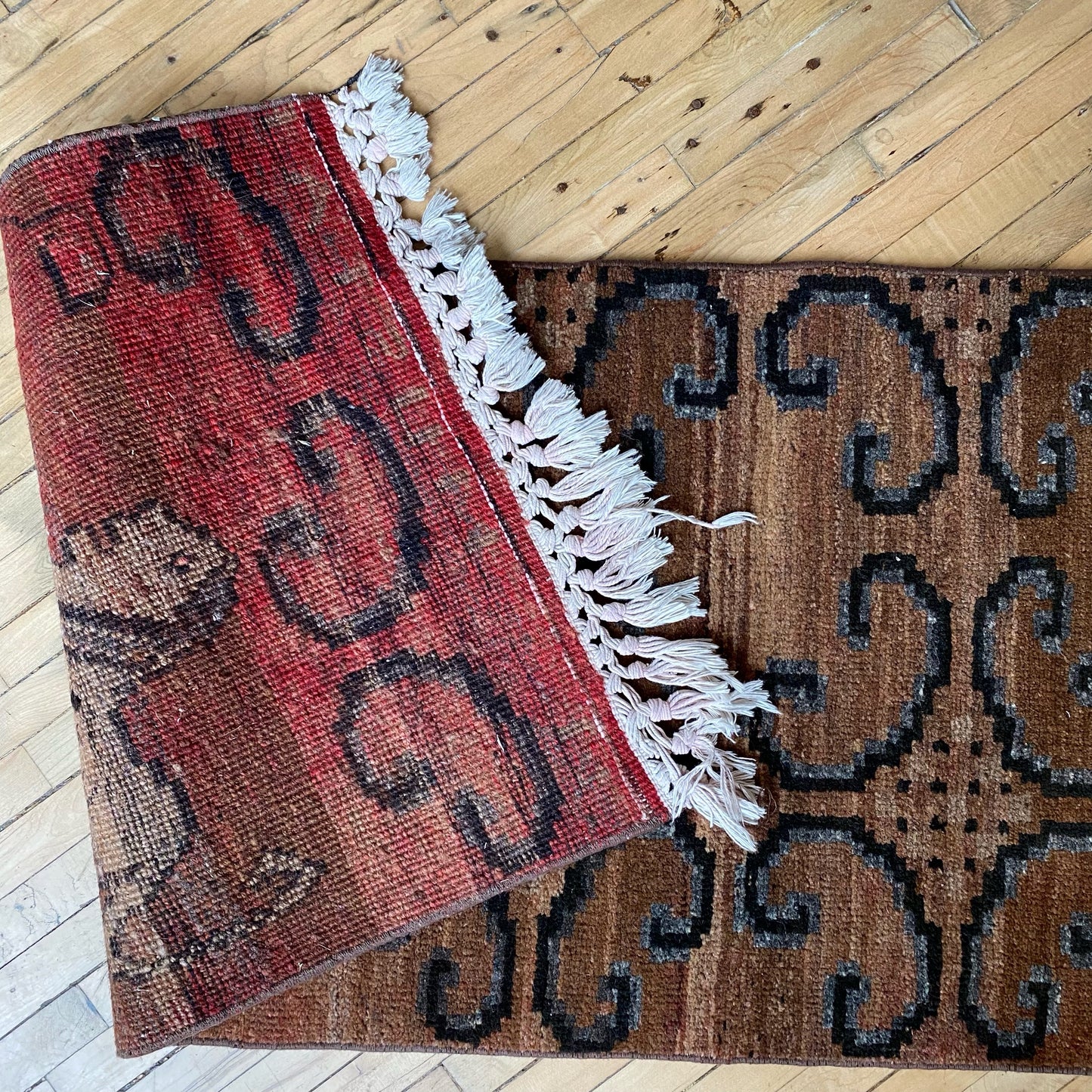 "LEO" Vintage Hand-knotted Runner Rug (1’11” x 9’7”)