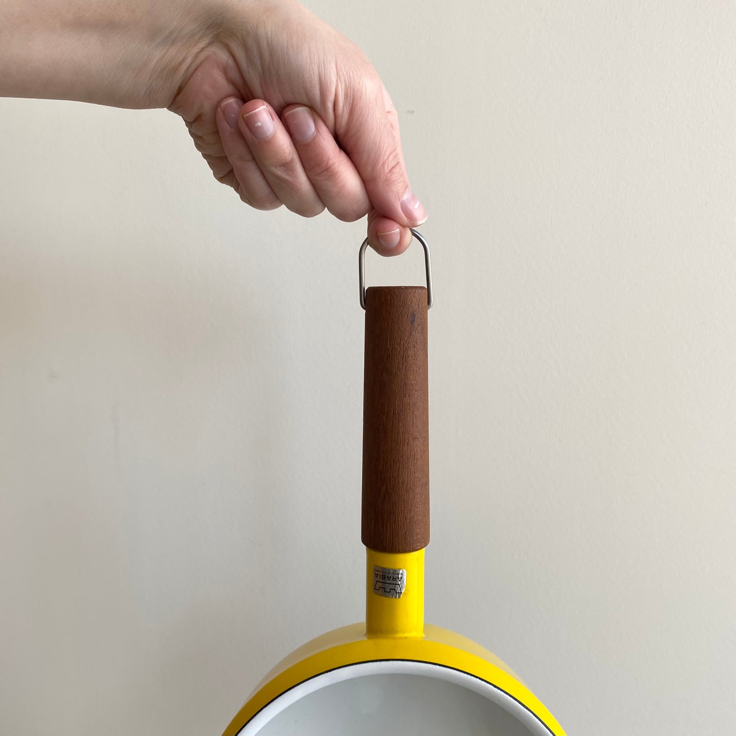 Set : Vintage MCM Yellow + White Enamel Saucepans by Arabia Finland