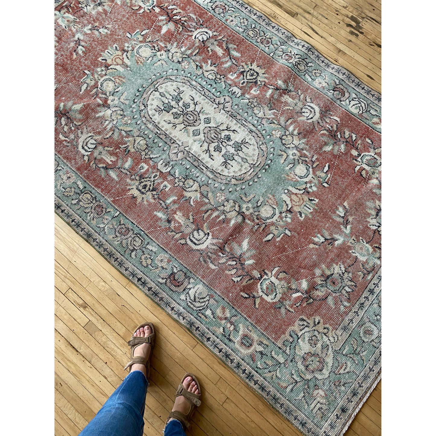 "AVA" Vintage Hand-knotted Area Rug (4’10” x 8’8”)