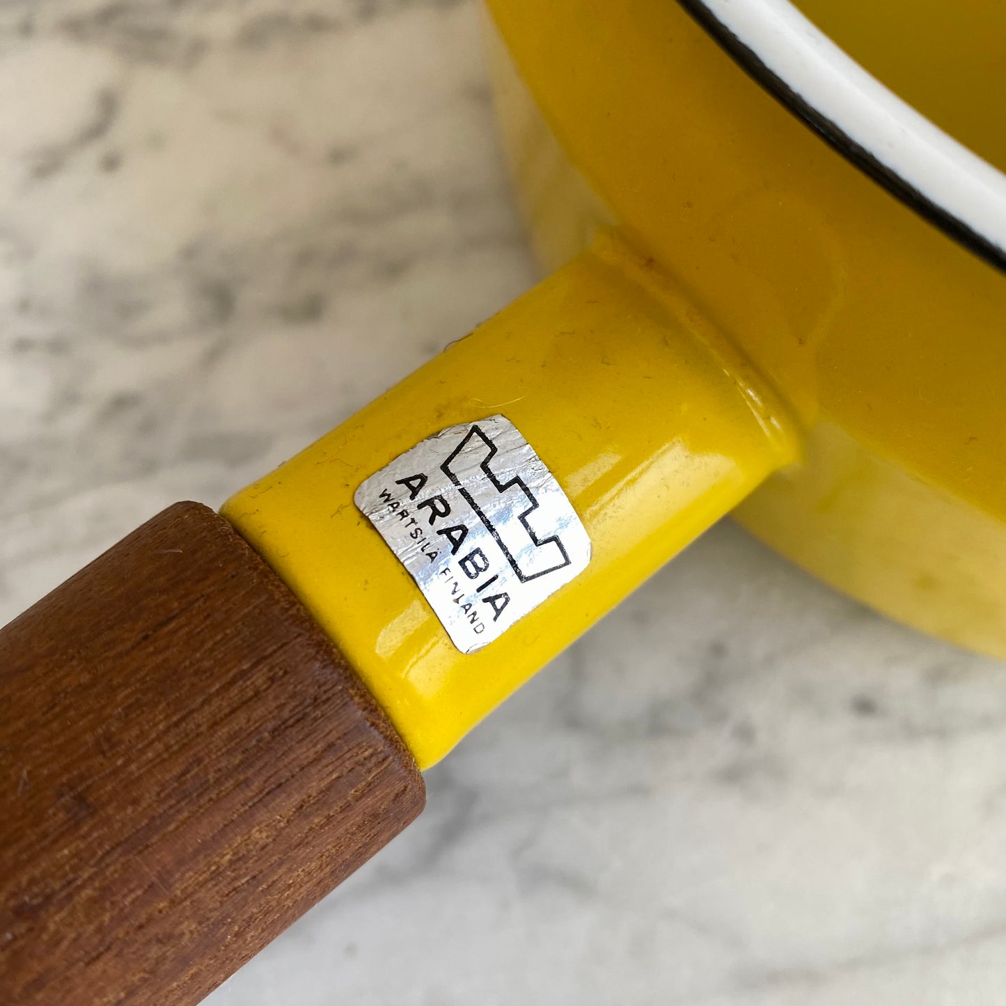Set : Vintage MCM Yellow + White Enamel Saucepans by Arabia Finland