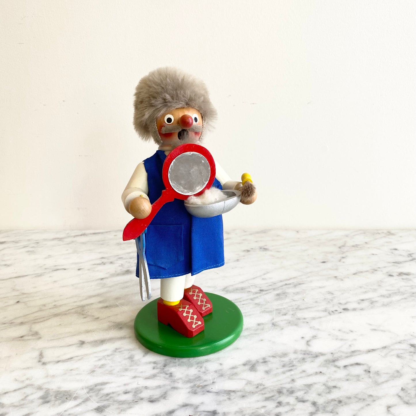 20% OFF: Vintage German Smoker : BARBER