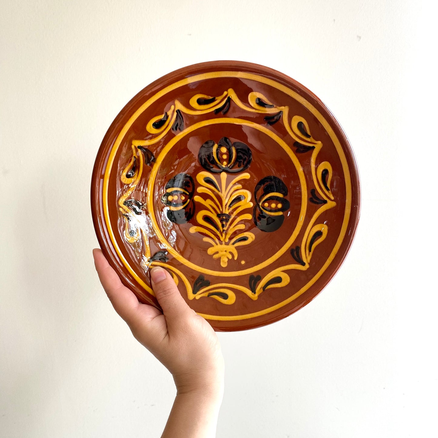 Vintage Hungarian Folk Art Plate, 9.5"