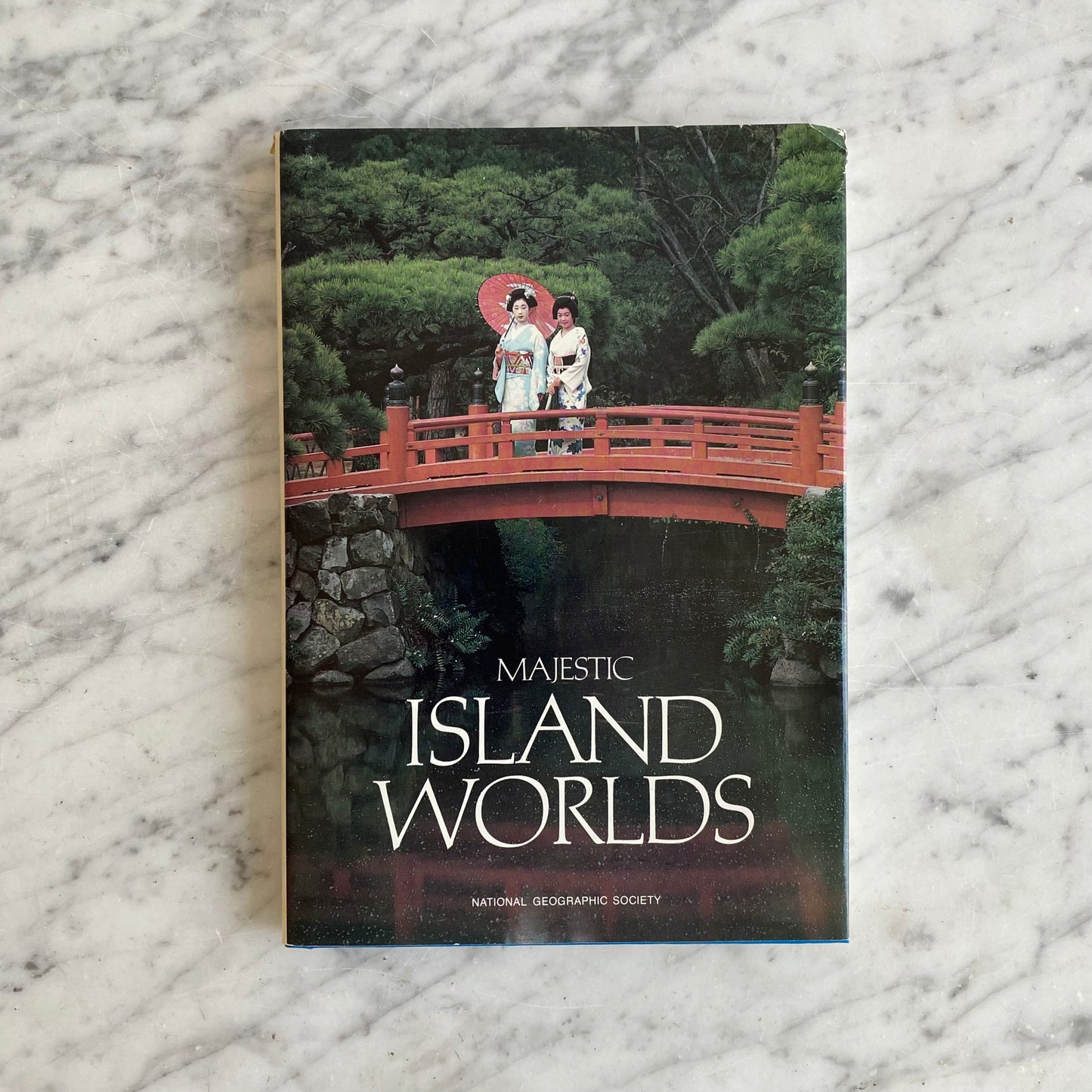 Book: Majestic Island Worlds