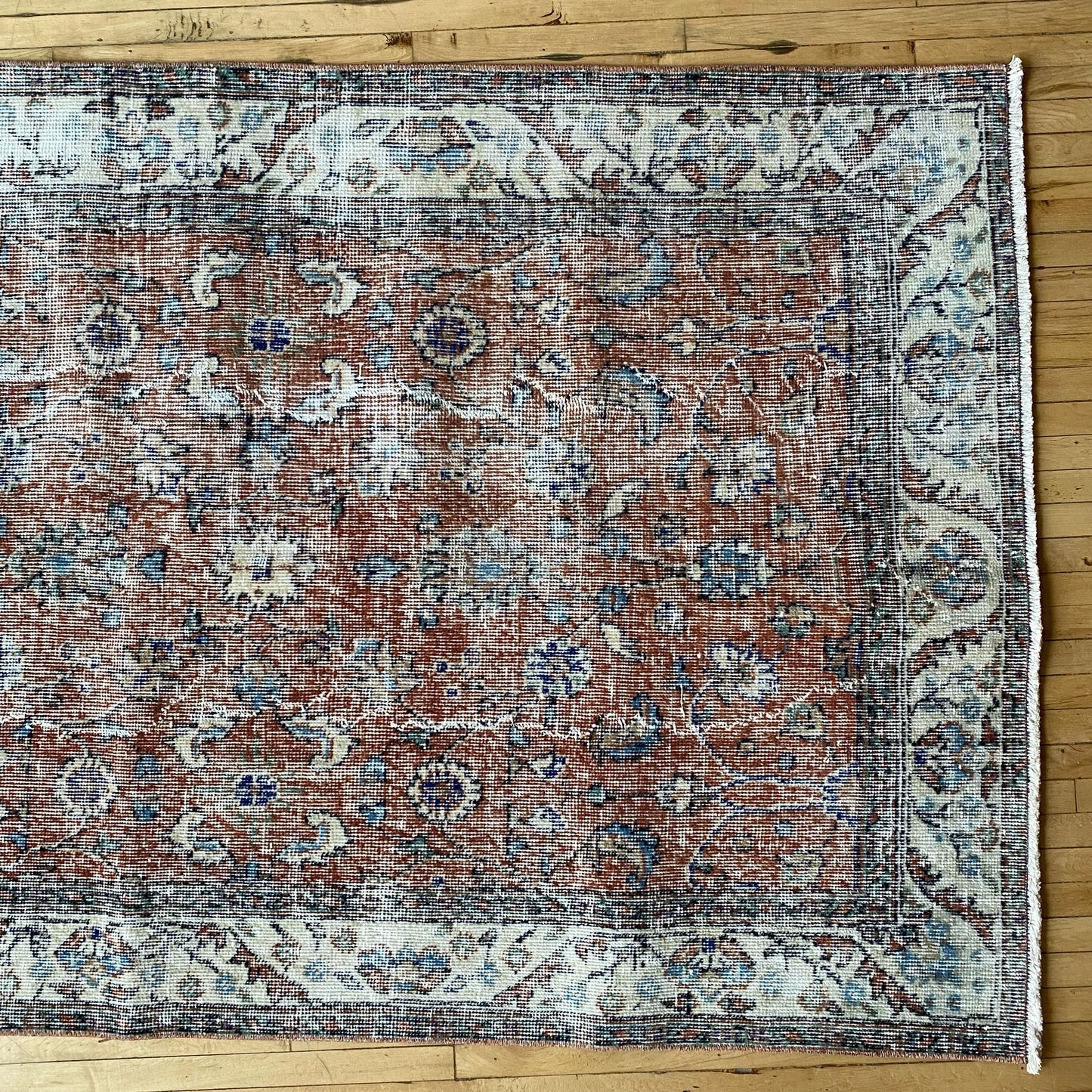 "JULES" Vintage Hand-knotted Rug (4’8” x 6’9”)