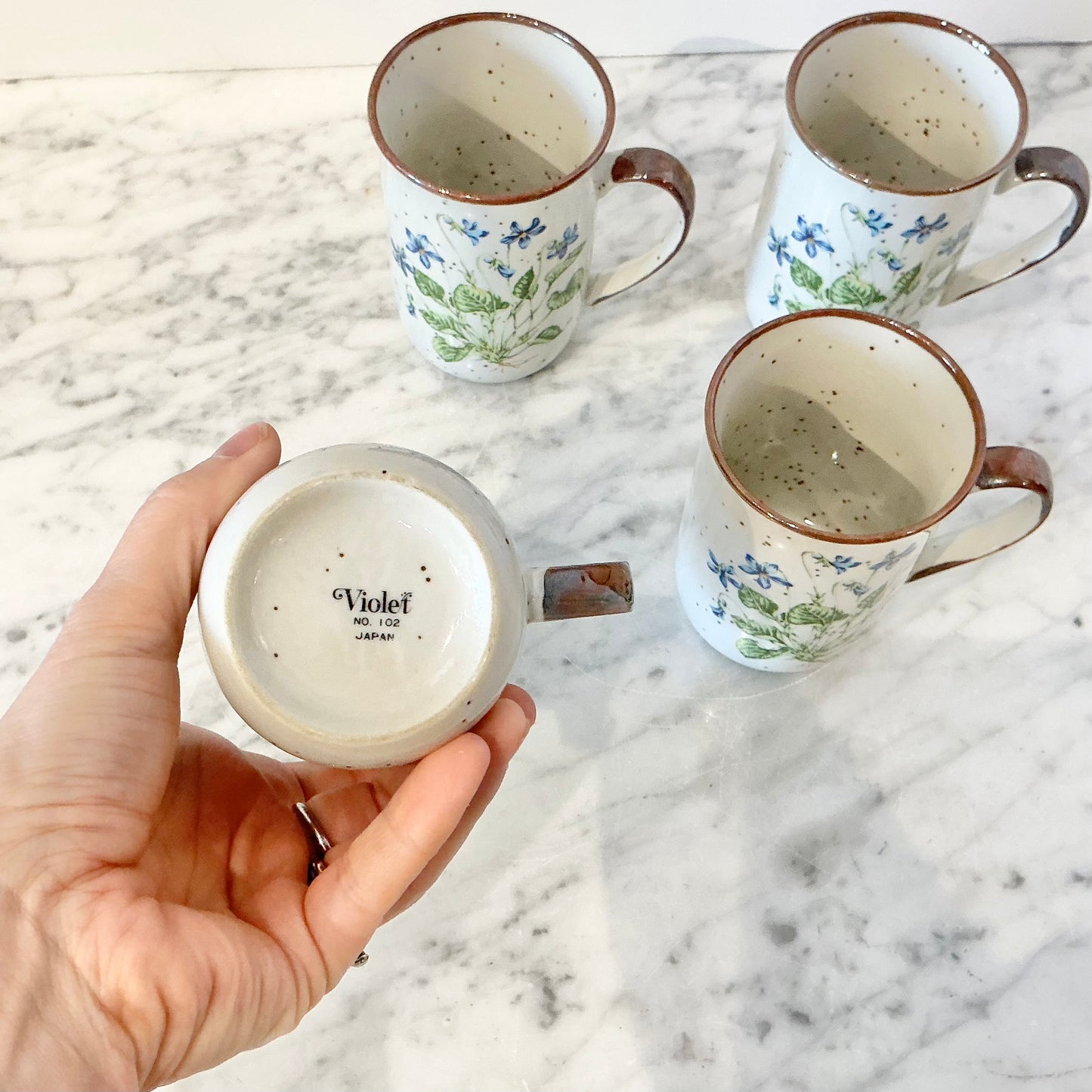 S/4 Vintage Stoneware Blue Floral Mugs
