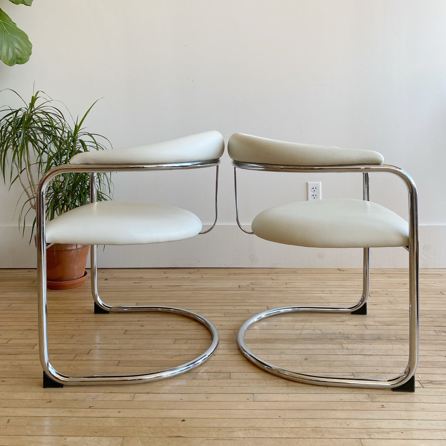 Vintage Mod Leather & Chrome Chair by Thonet