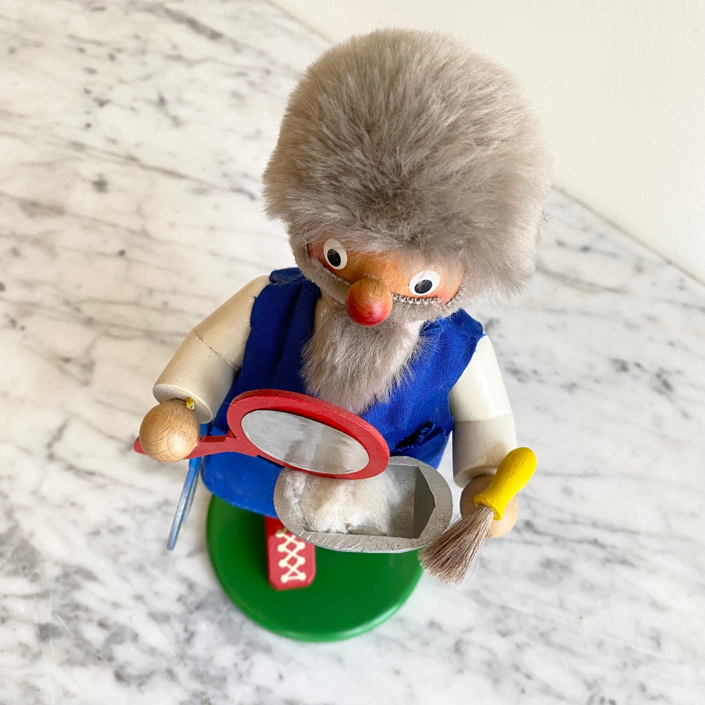 20% OFF: Vintage German Smoker : BARBER