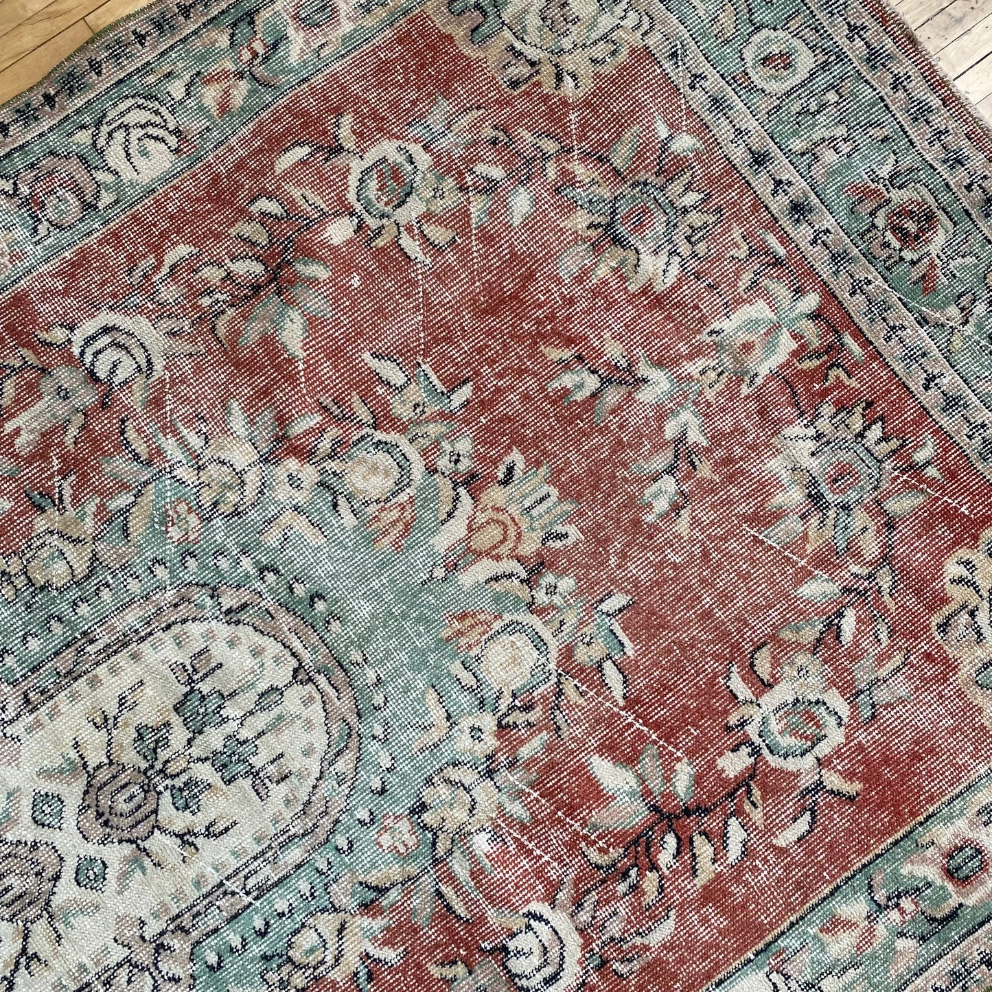 "AVA" Vintage Hand-knotted Area Rug (4’10” x 8’8”)