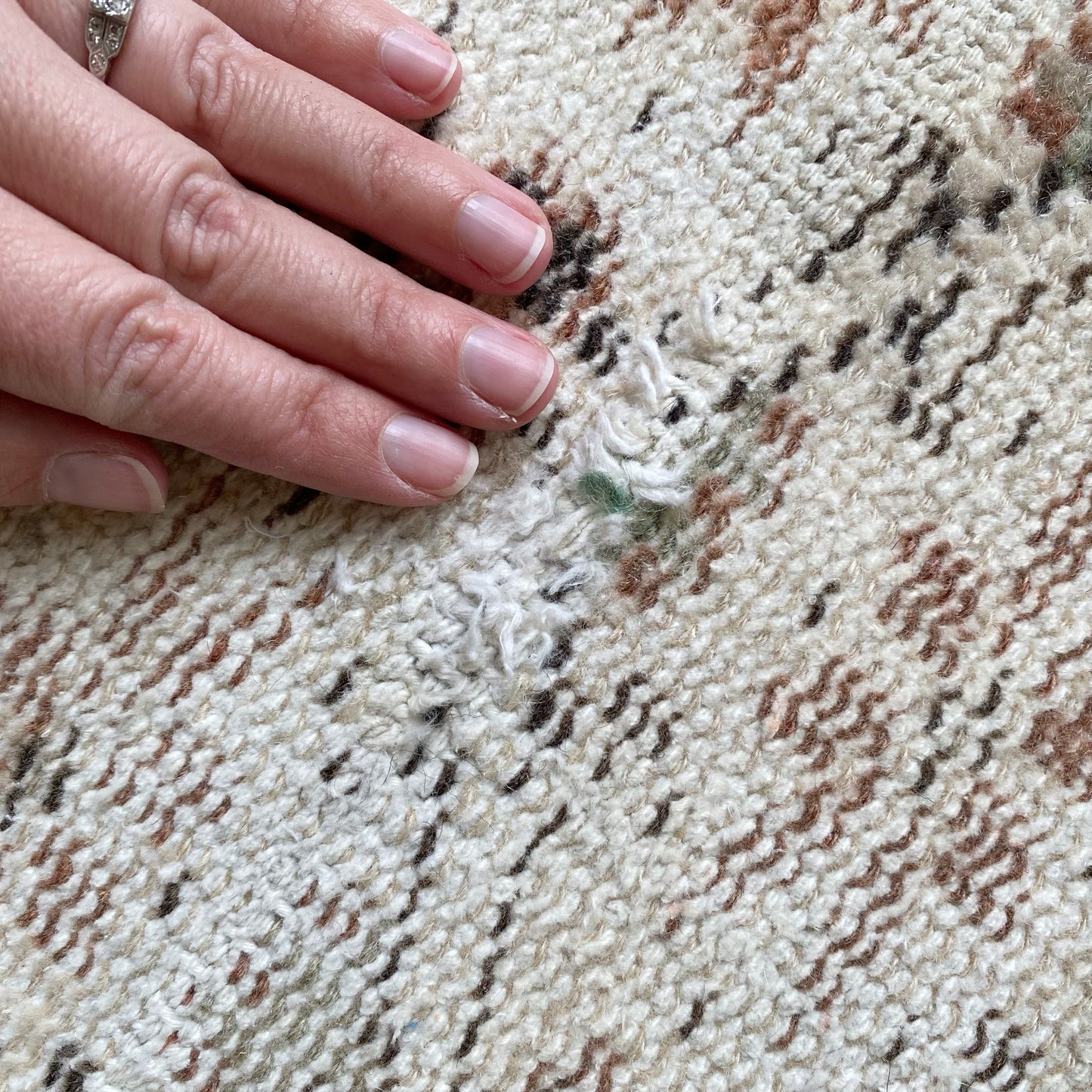 "LUCA" Vintage Hand-knotted Rug (2’10” x 4’10”)