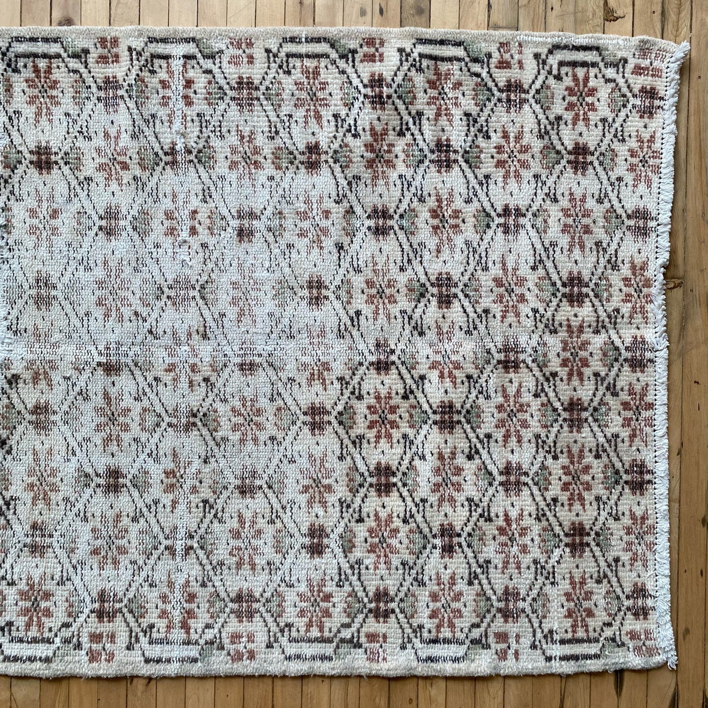 "LUCA" Vintage Hand-knotted Rug (2’10” x 4’10”)