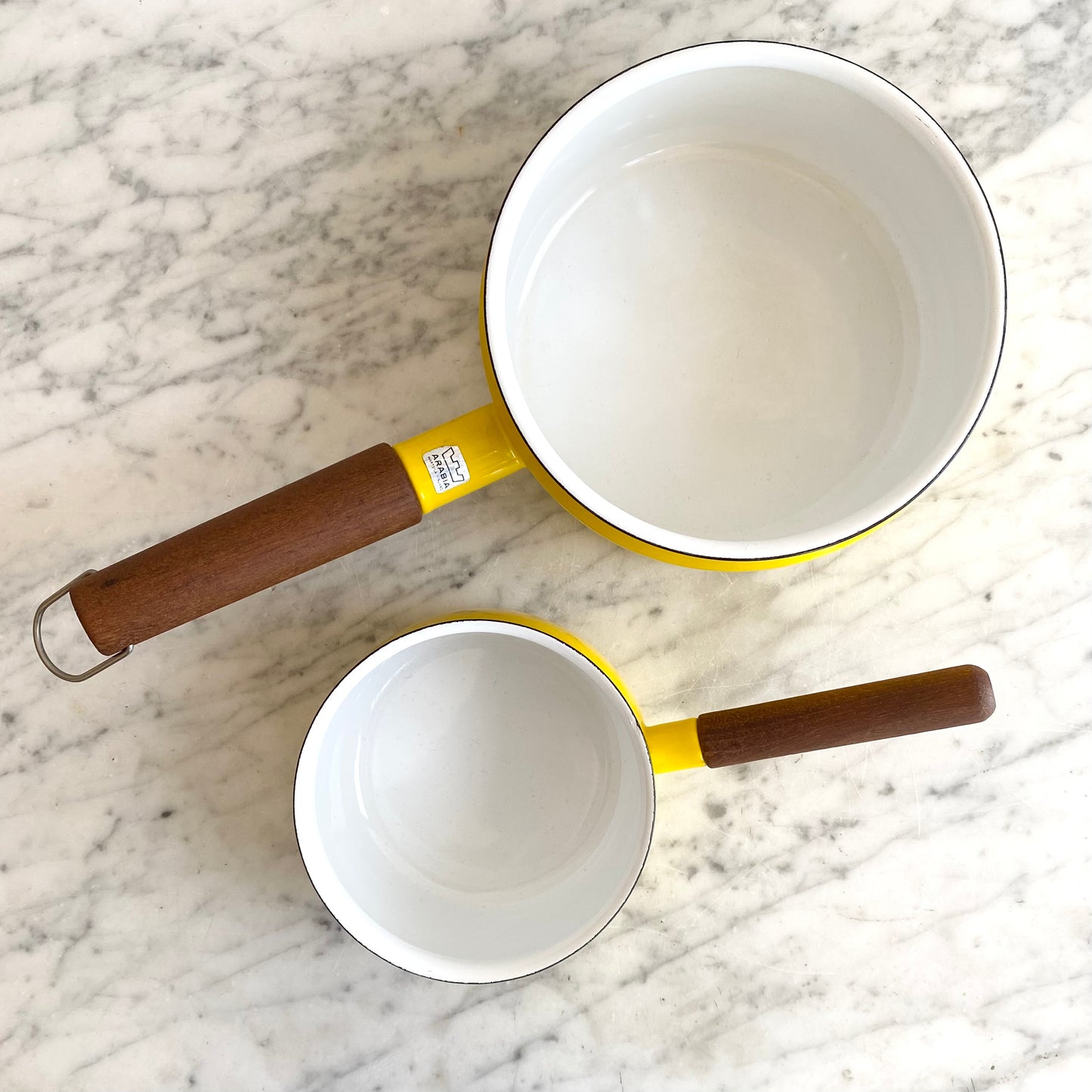 Set : Vintage MCM Yellow + White Enamel Saucepans by Arabia Finland