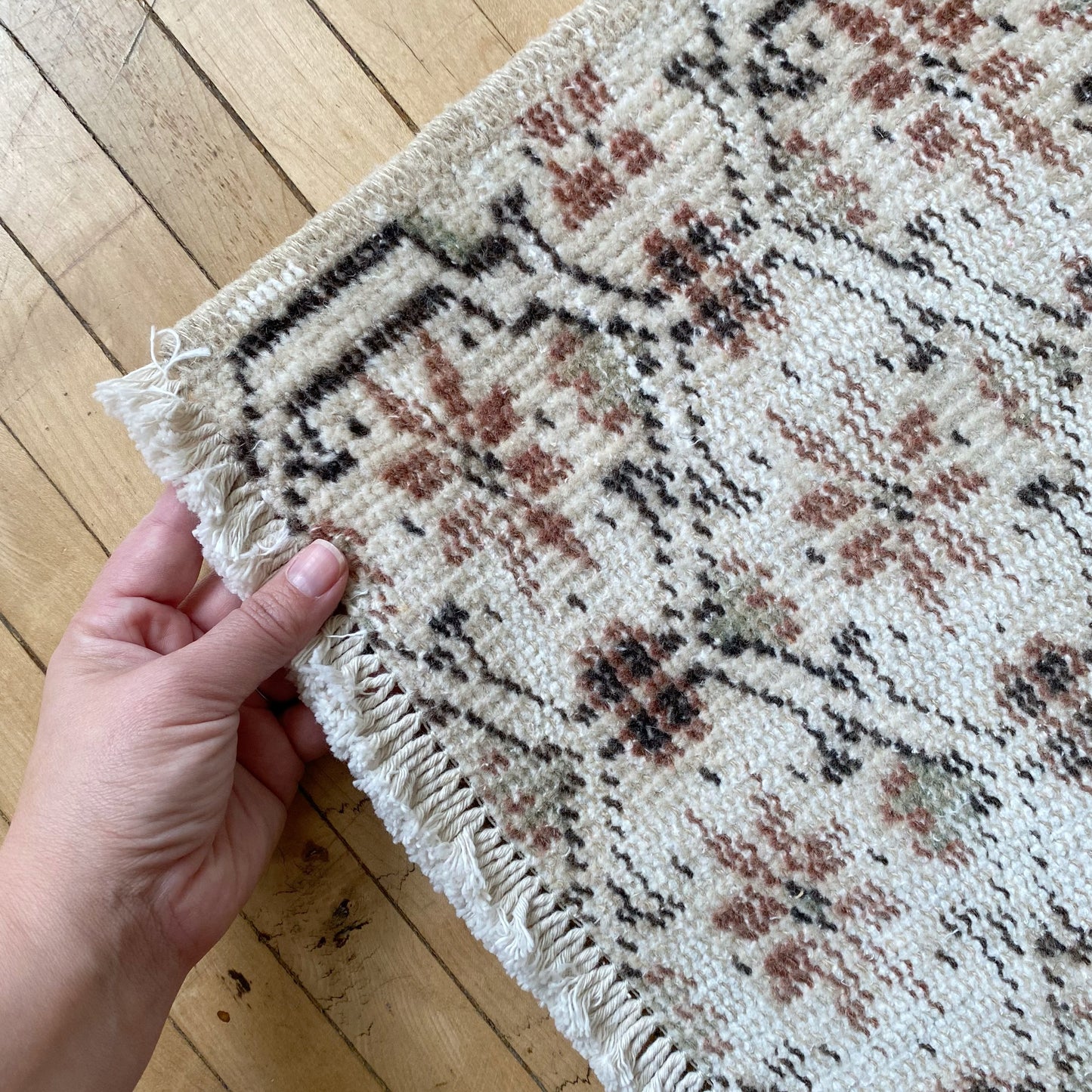 "LUCA" Vintage Hand-knotted Rug (2’10” x 4’10”)
