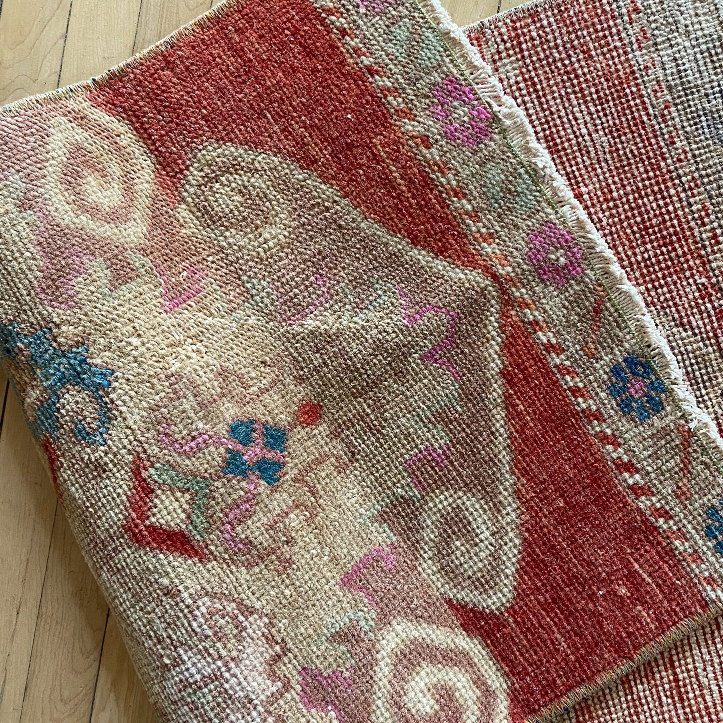 Vintage Hand-knotted Mini Rug (1’4” x 2’5”)