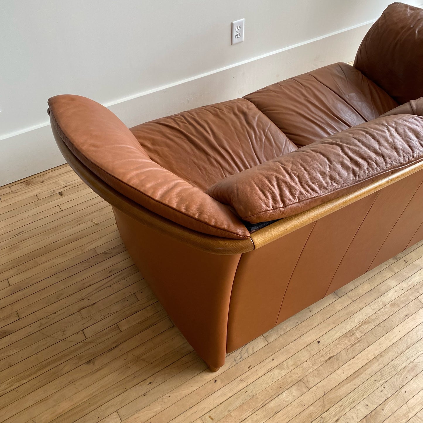 Ekornes Stressless "Manhattan" Loveseat