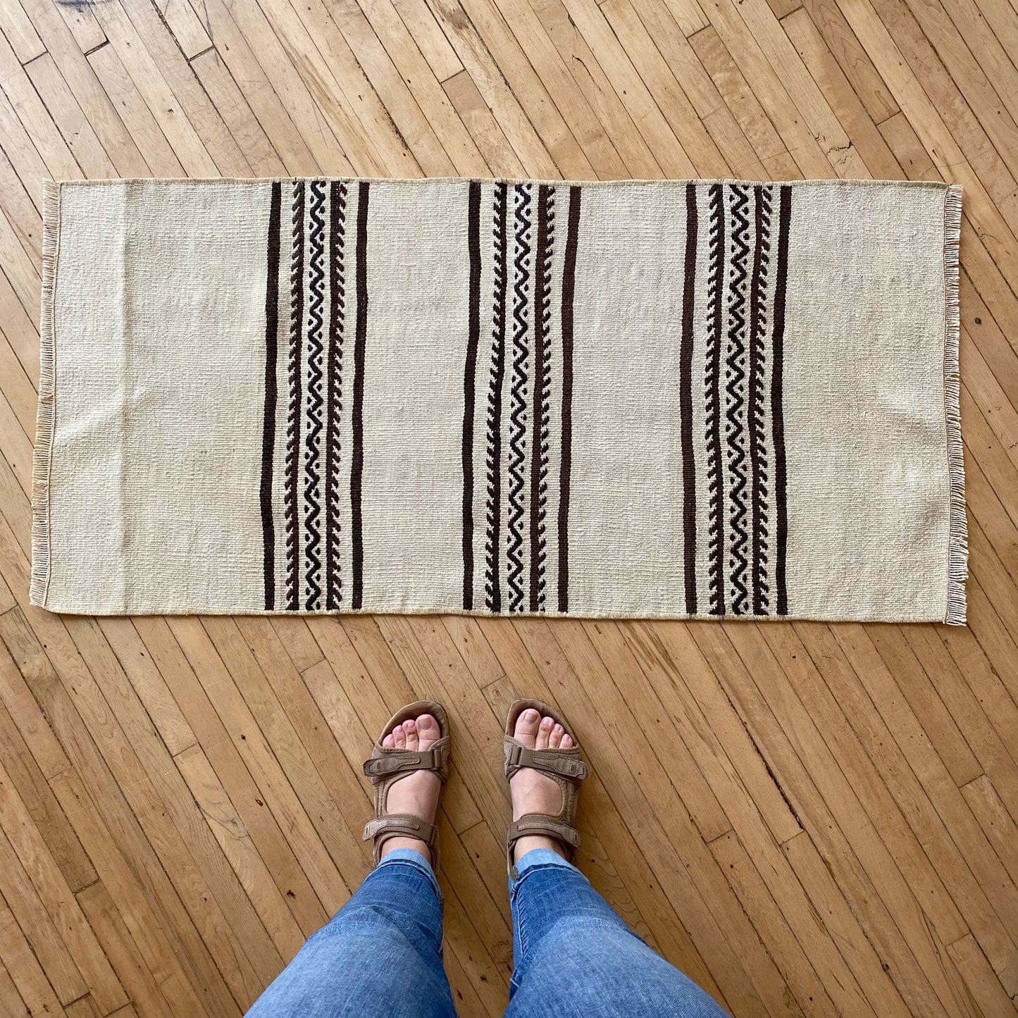Vintage Hand-Woven Turkish Kilim Rug (1’ 10.5” x 3’11”)