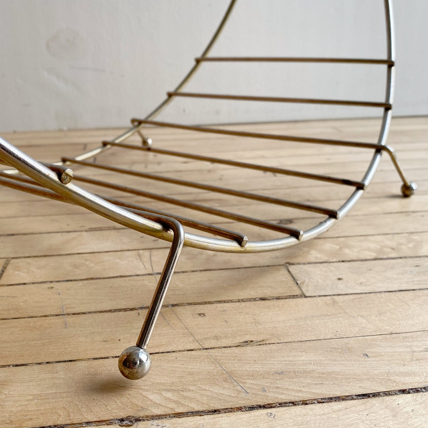 Vintage Metal "Hoop" Magazine Holder