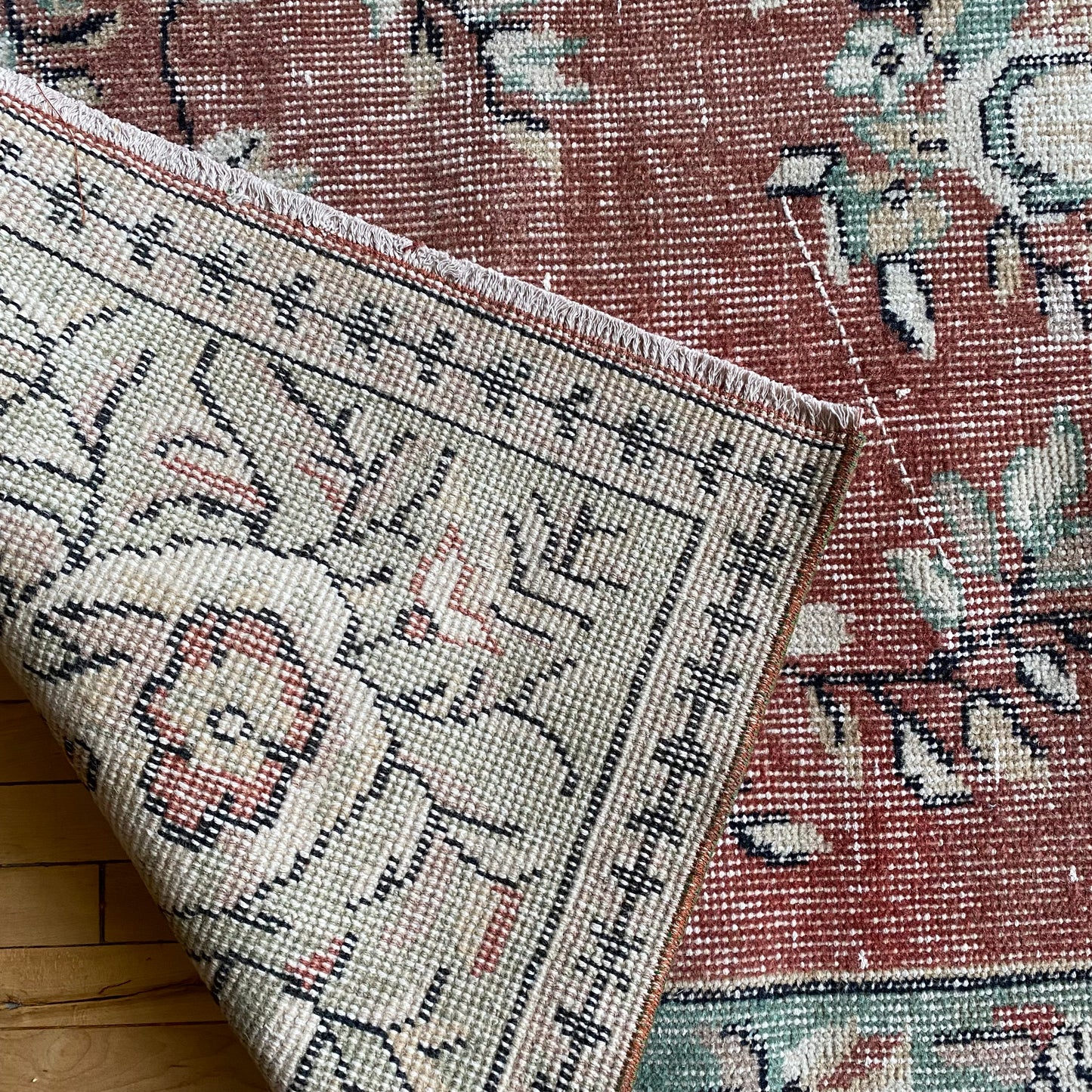 "AVA" Vintage Hand-knotted Area Rug (4’10” x 8’8”)