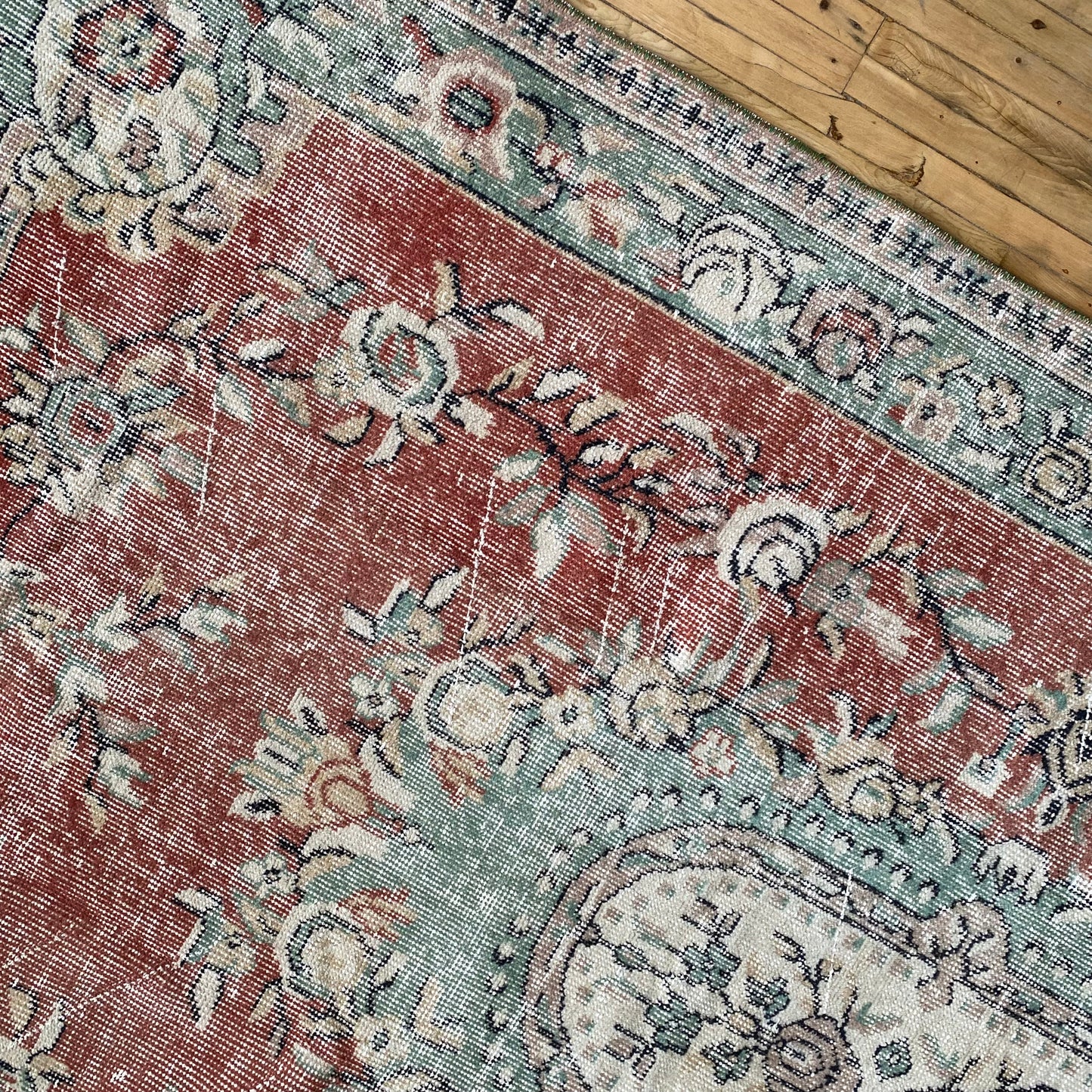 "AVA" Vintage Hand-knotted Area Rug (4’10” x 8’8”)