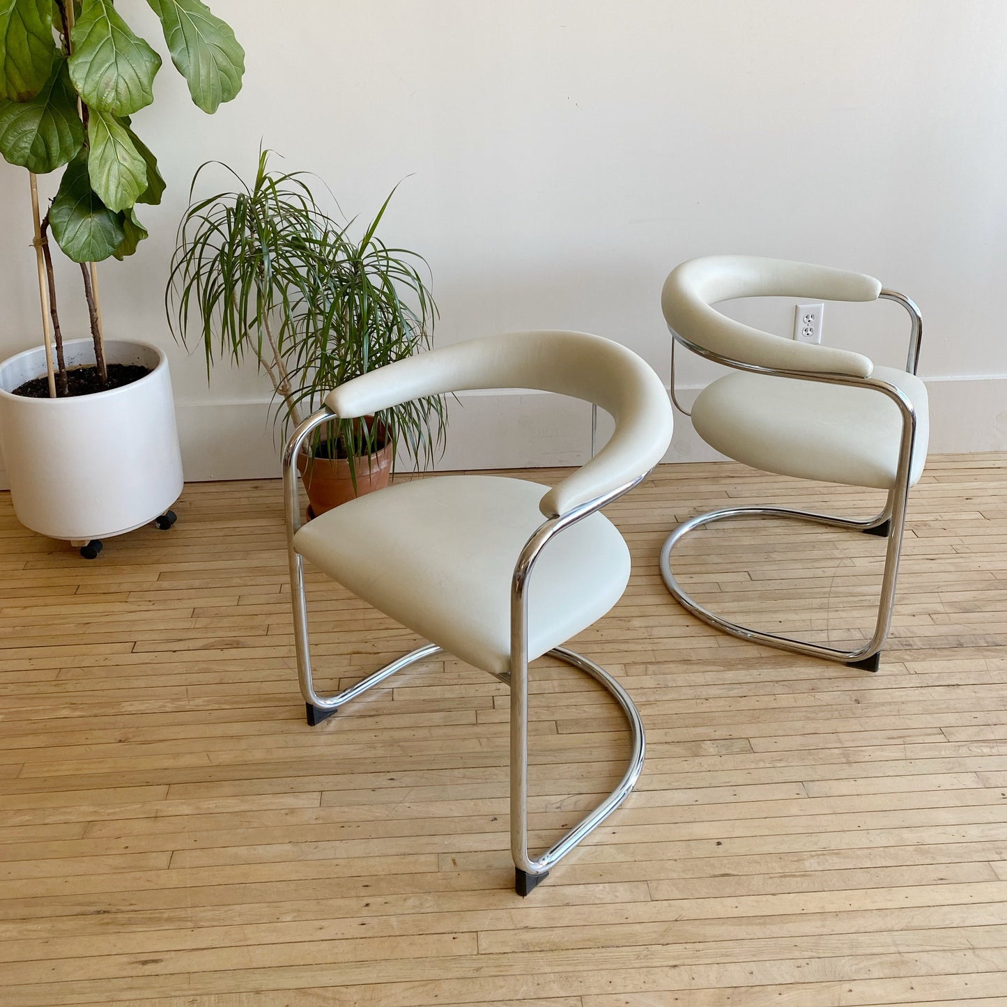 Vintage Mod Leather & Chrome Chair by Thonet