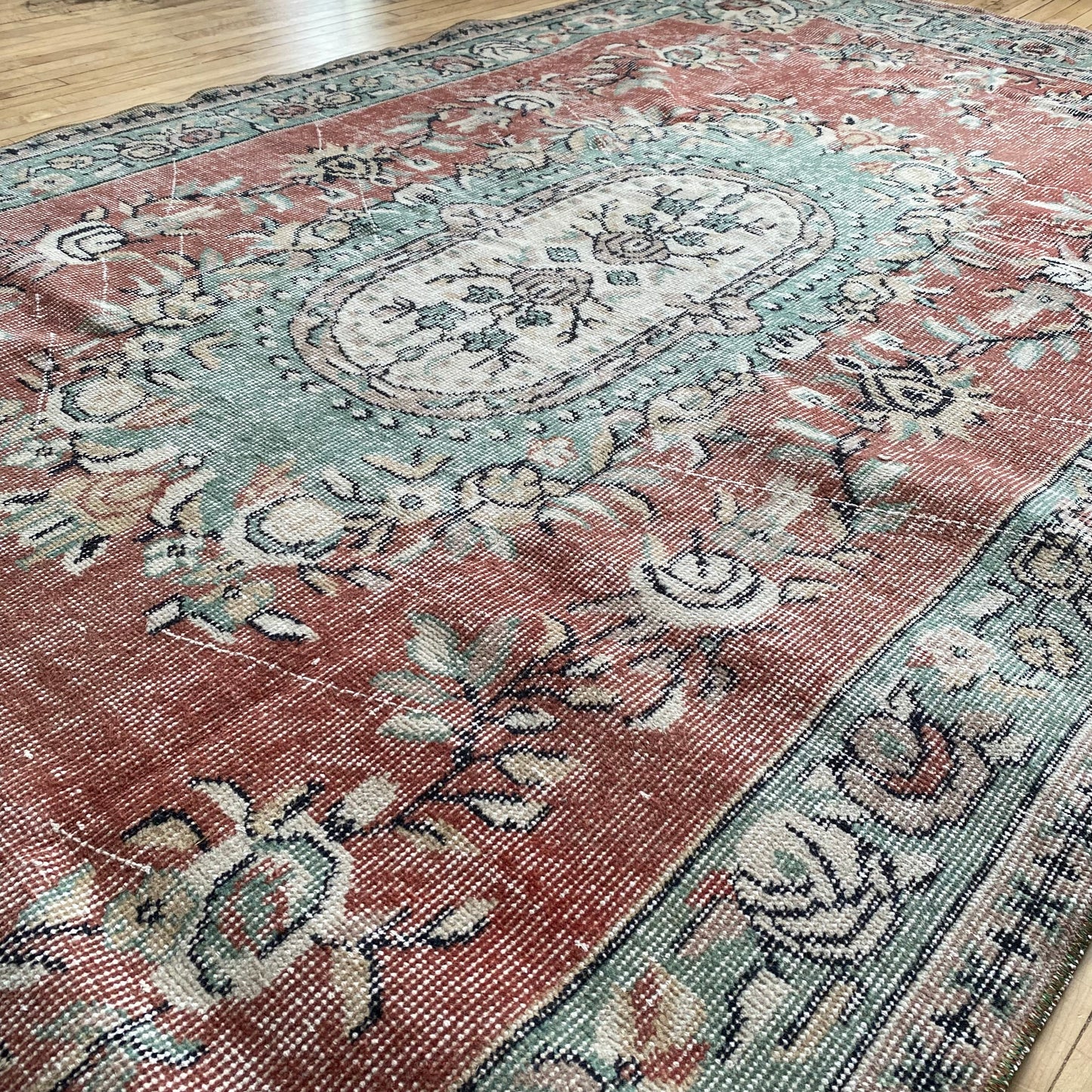 "AVA" Vintage Hand-knotted Area Rug (4’10” x 8’8”)