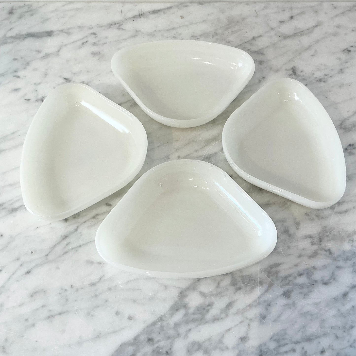 S/4 Vintage Milk Glass Dishes
