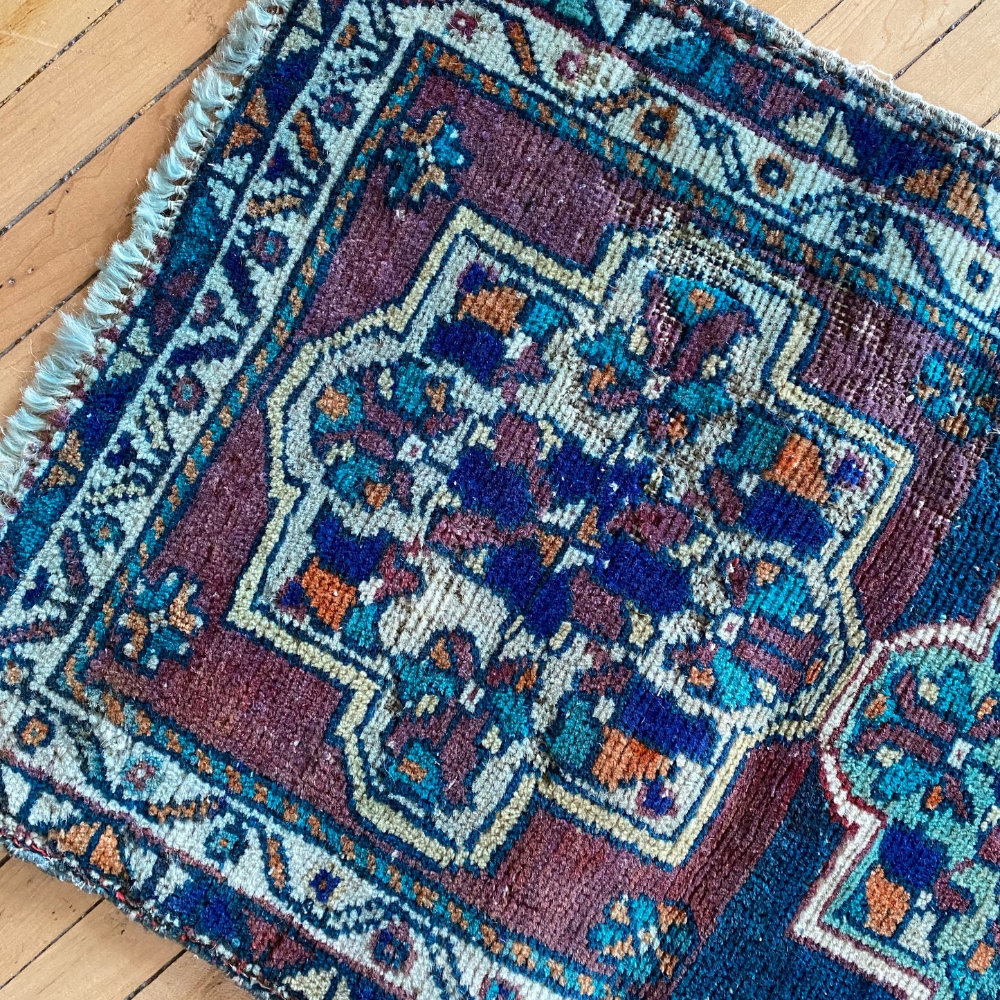 Vintage Hand-knotted Mini Rug (1’7” x 3’3”)