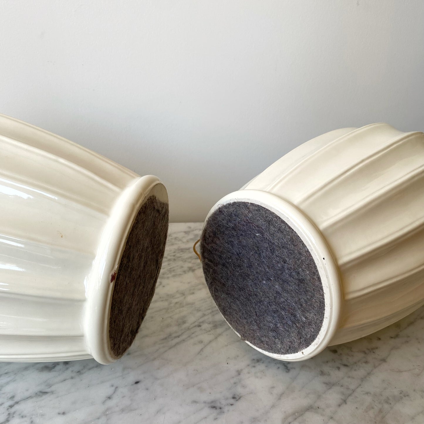 Vintage Scalloped Ceramic Lamp (single)