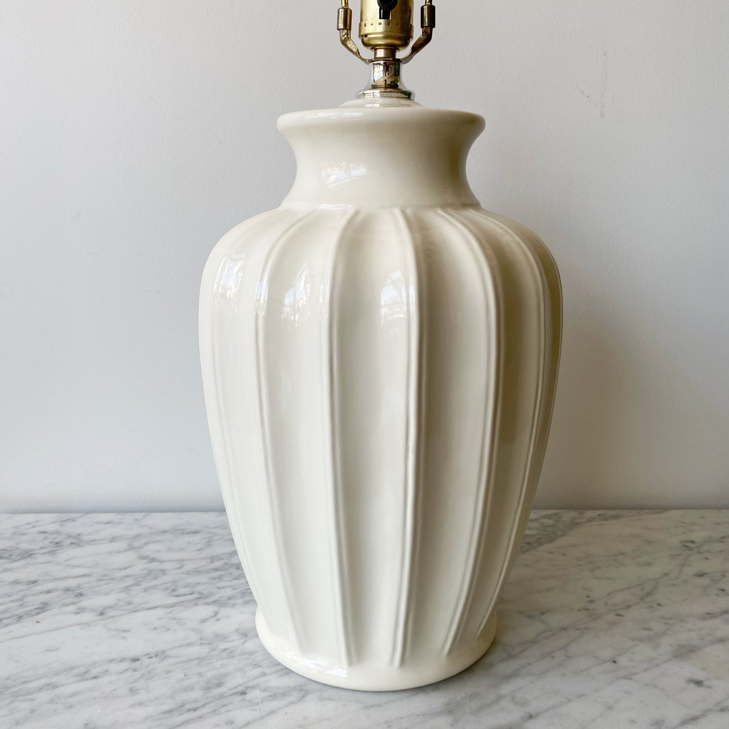 Vintage Scalloped Ceramic Lamp (single)