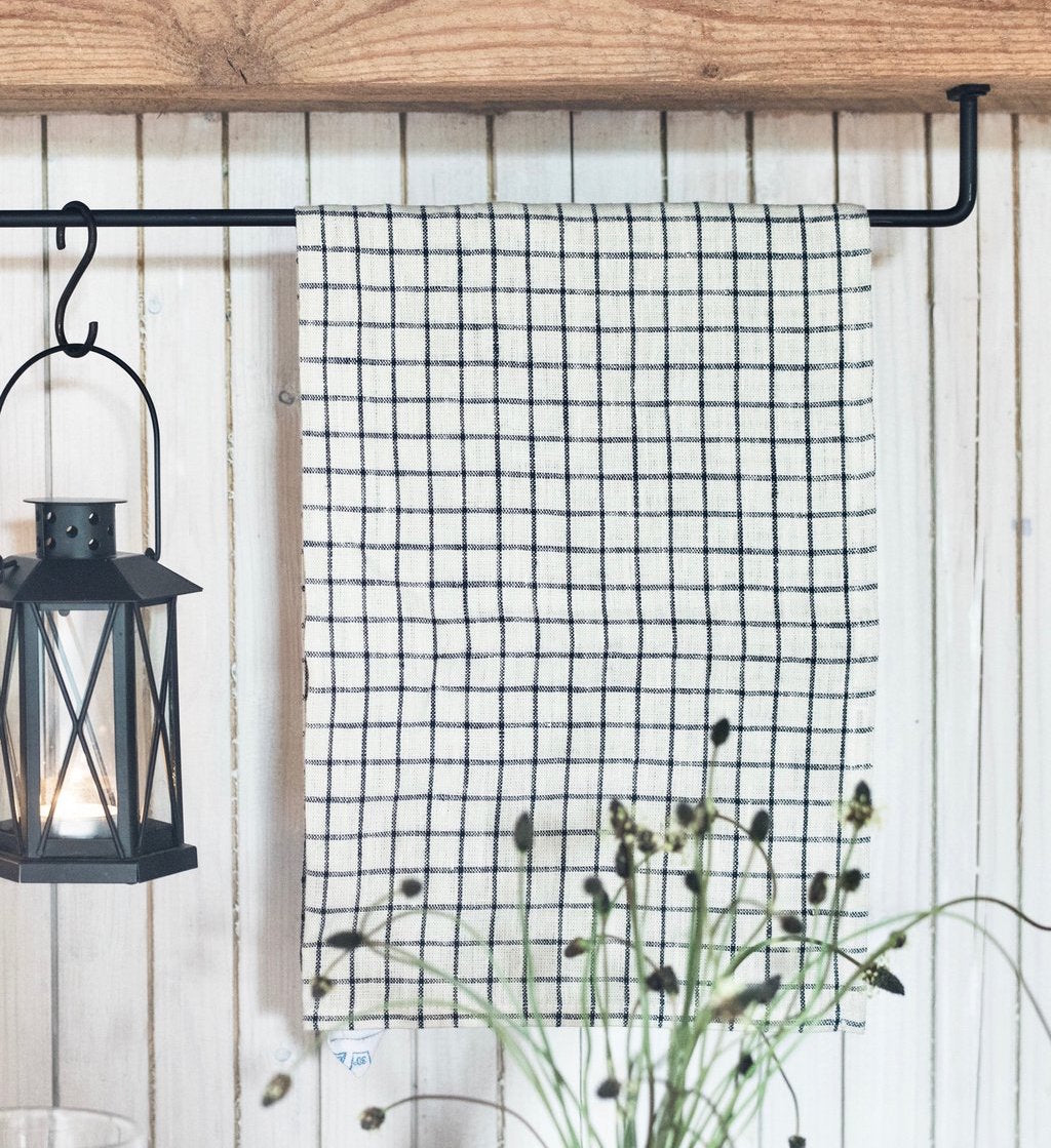Minimal Iron Towel Bar