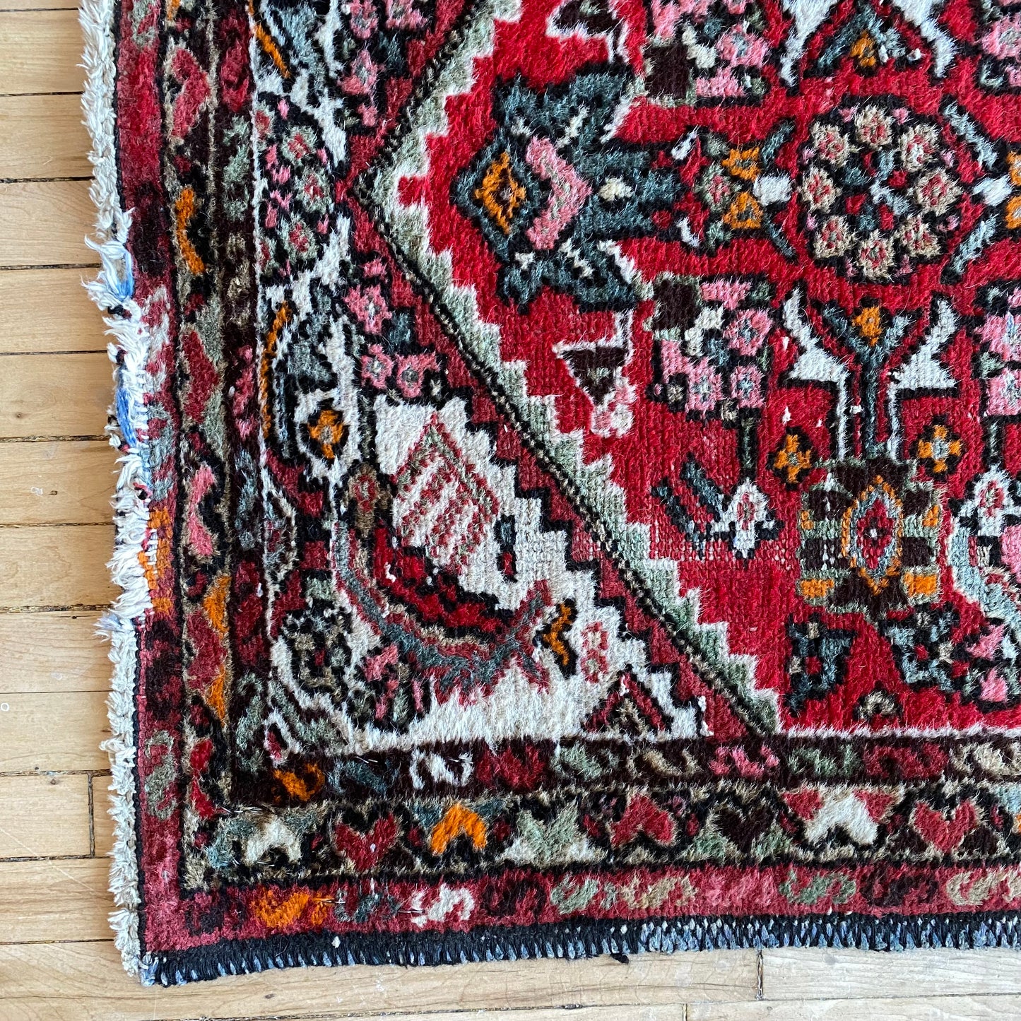 "ELAINE" Vintage Hand-knotted Rug (2'3" x 4'2")