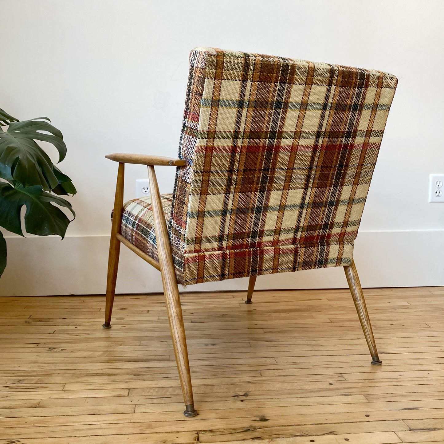 Vintage 1950’s MCM Plaid Chair