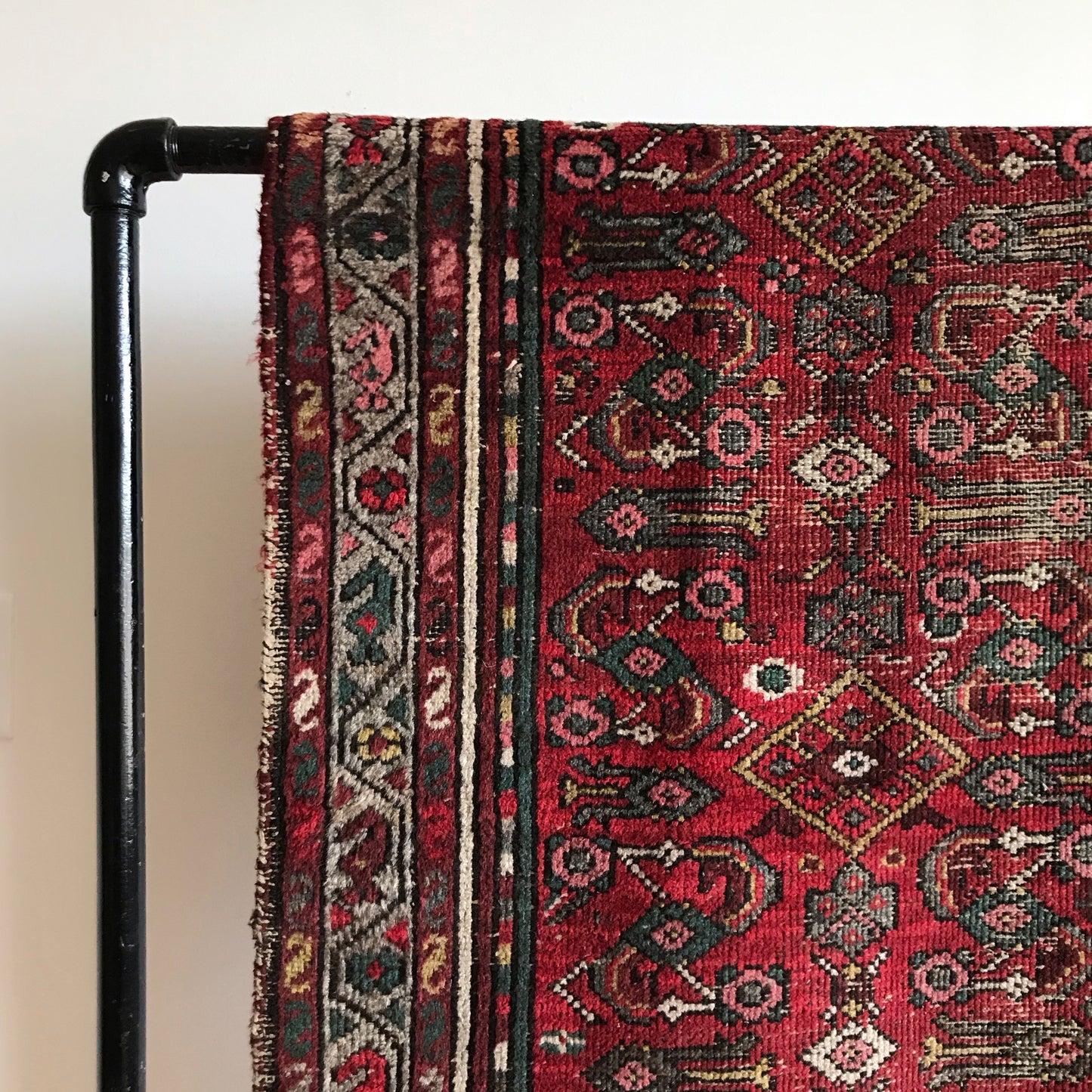 “HANNA” Vintage Hand-knotted Rug (2.4 x 4.10)