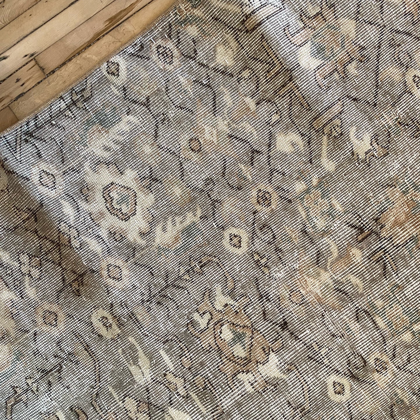 THEA Vintage Hand-knotted Wool Rug (3.8 x 6.5)