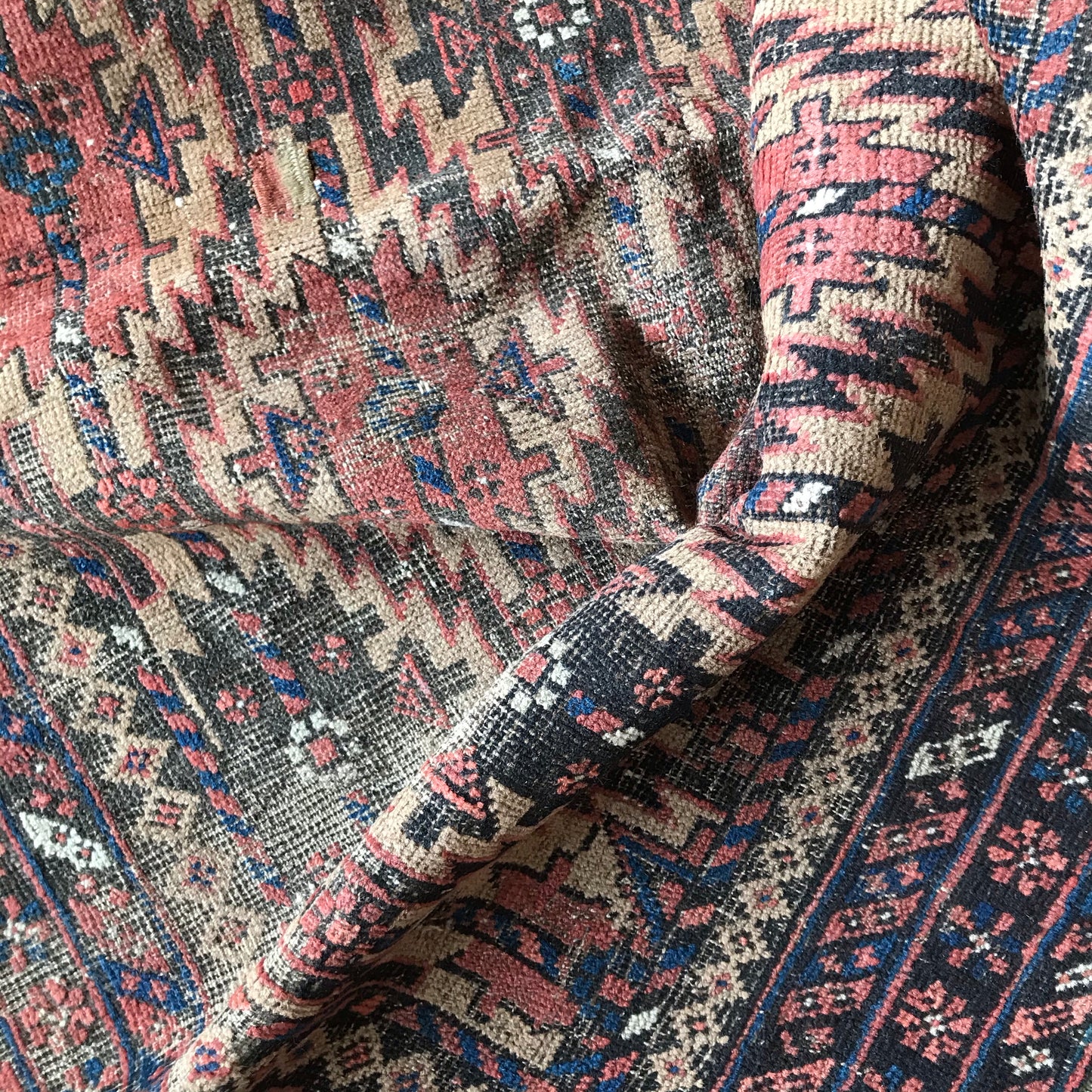 Linwood | Antique Persian Rug | 2.8 x 4.8