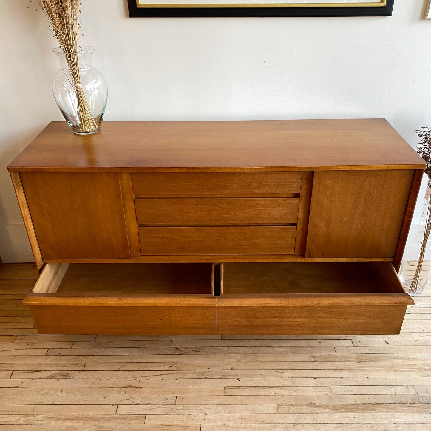 Vintage Mid-Century Credenza / Buffet