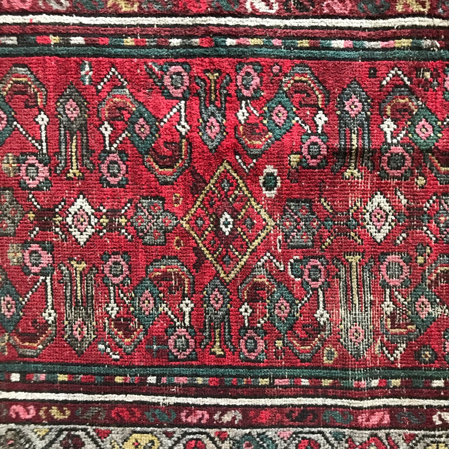 “HANNA” Vintage Hand-knotted Rug (2.4 x 4.10)