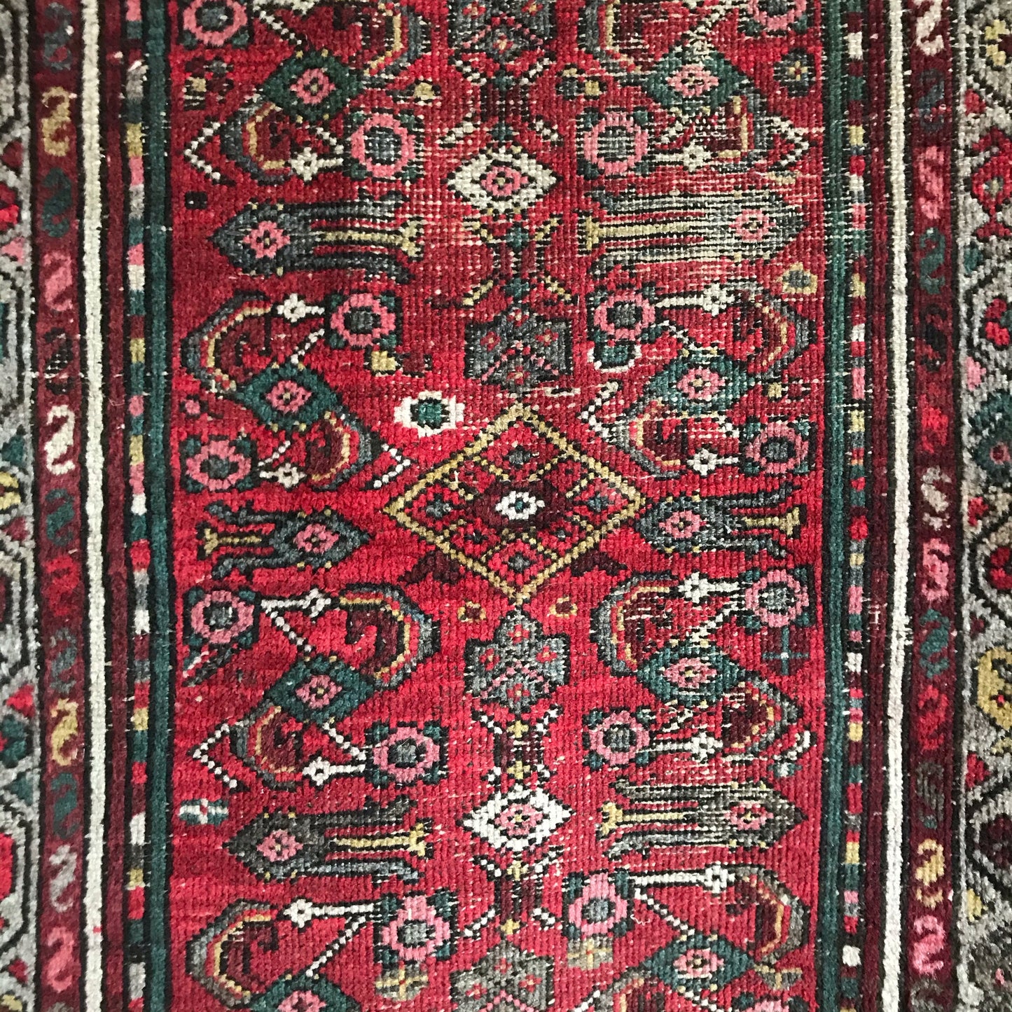 “HANNA” Vintage Hand-knotted Rug (2.4 x 4.10)