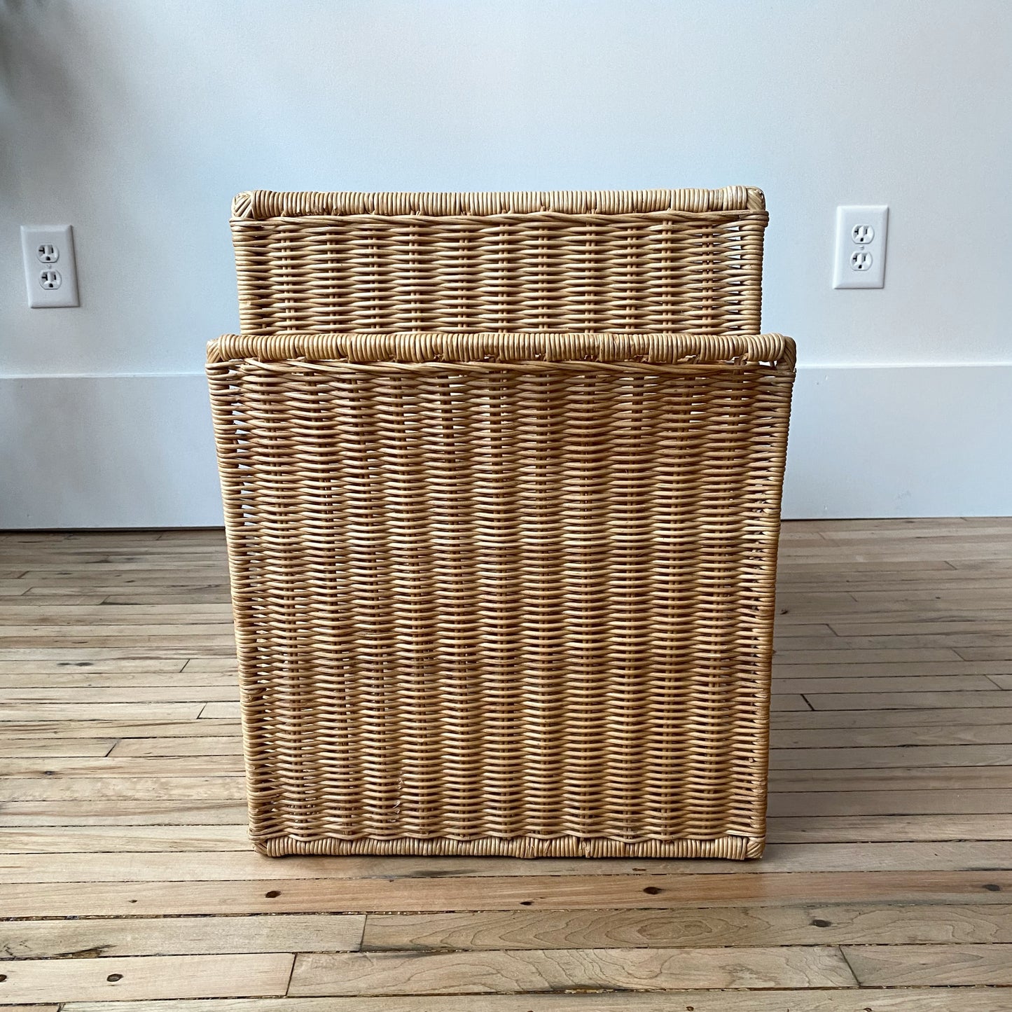 Petite Wicker End Table / Magazine Storage