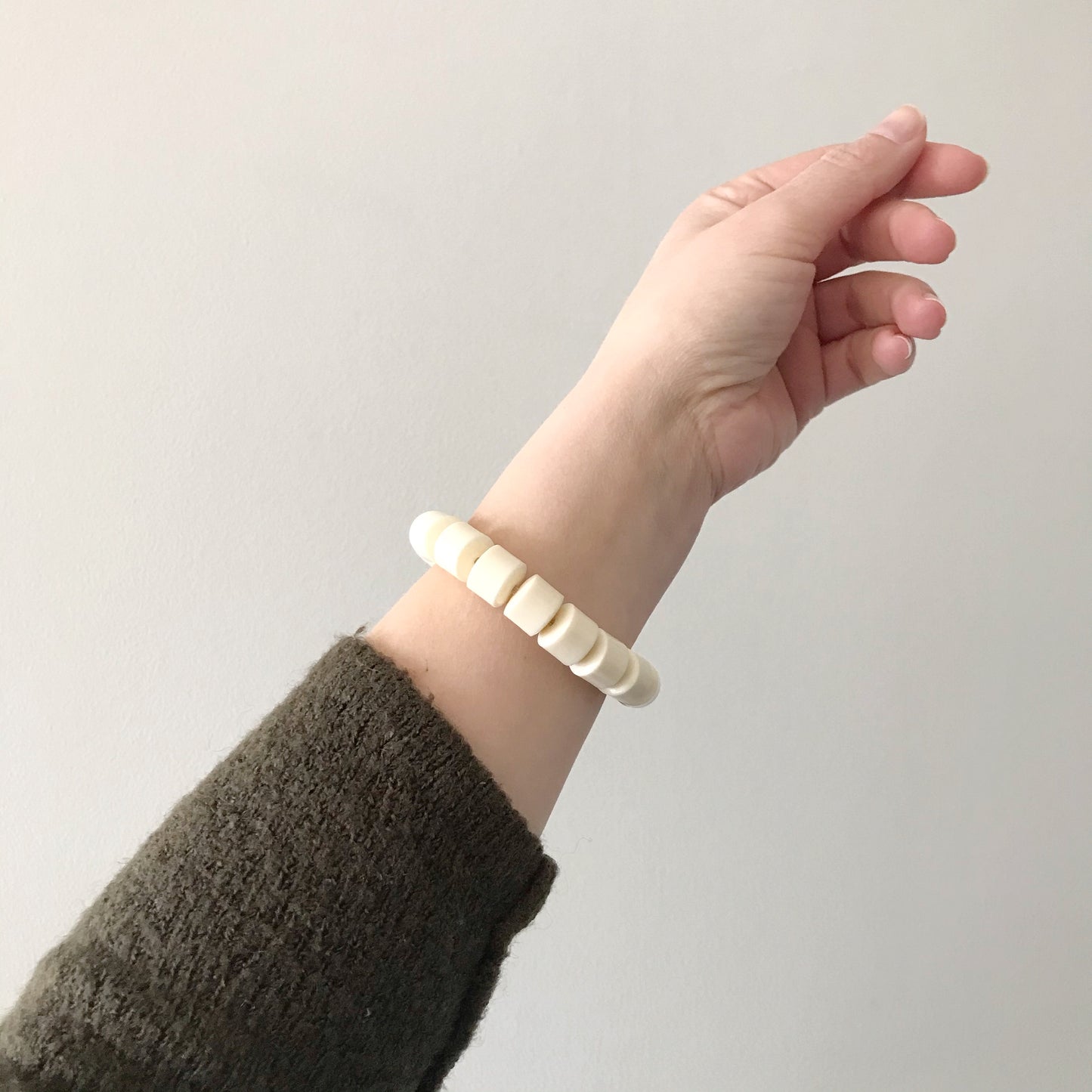 Vintage 70’s Mod Plastic Bead Bracelet