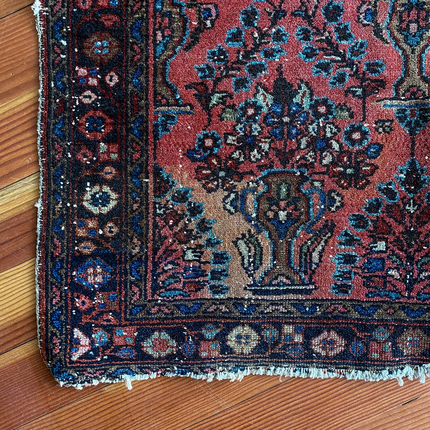 “LAURA” Vintage Hand-Knotted Rug (2.7 x 4)